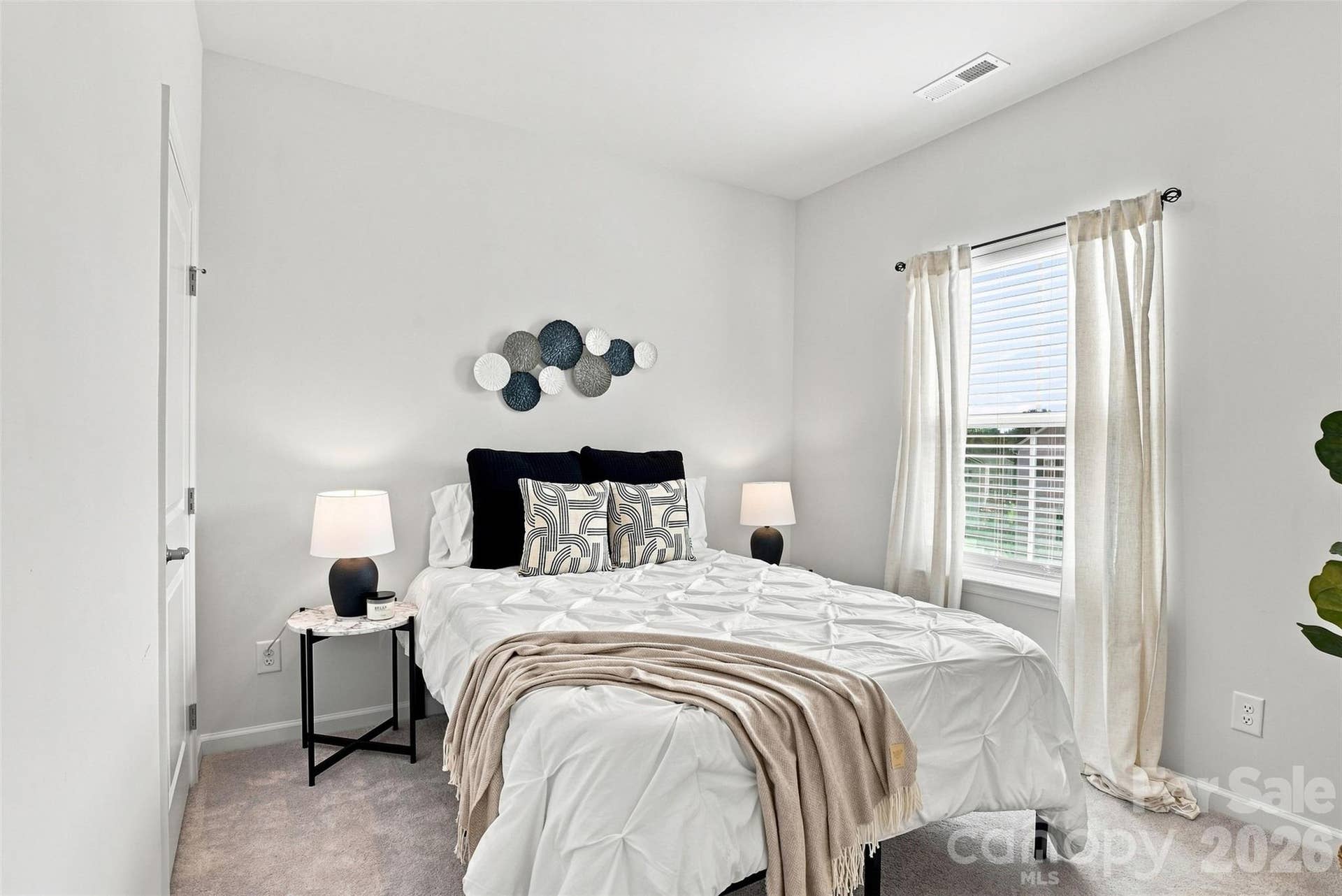 2586 Grantham Place Drive, Fort Mill, SC 29715 2586 Grantham Place Drive, Fort Mill, SC 29715