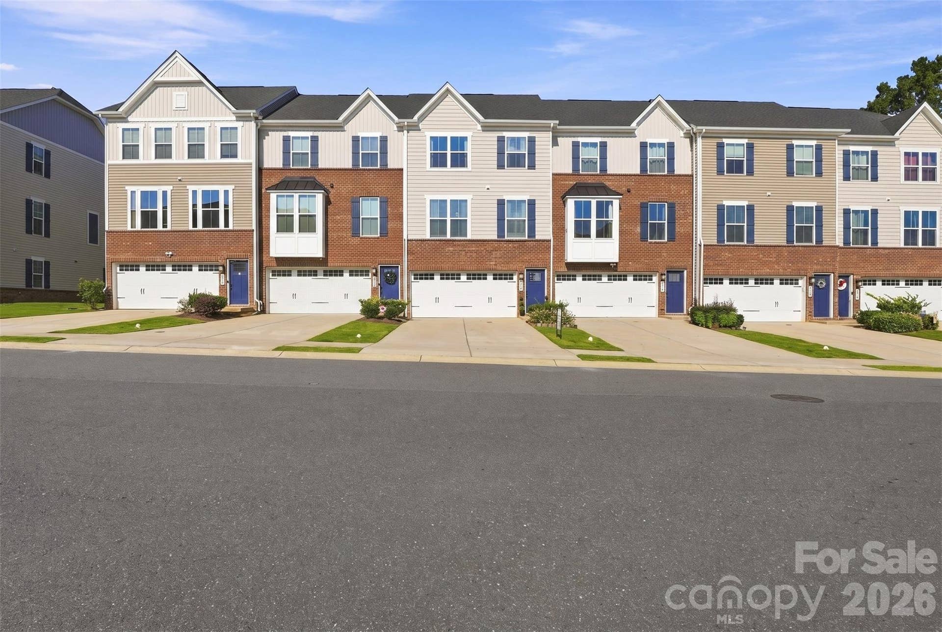 2586 Grantham Place Drive, Fort Mill, SC 29715 2586 Grantham Place Drive, Fort Mill, SC 29715