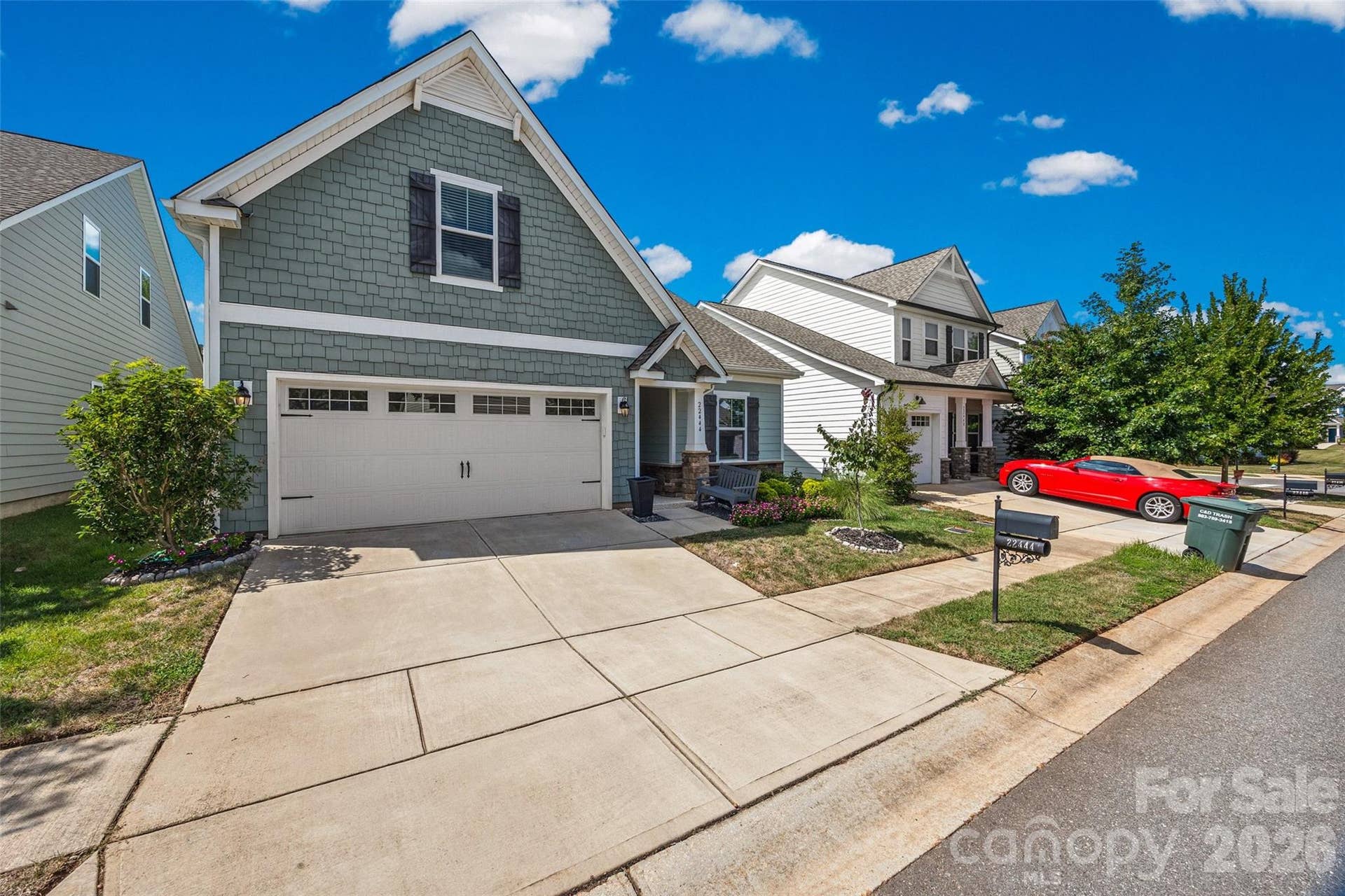 22444 Gateway Drive, Lancaster, SC 29720 Driveway and garage