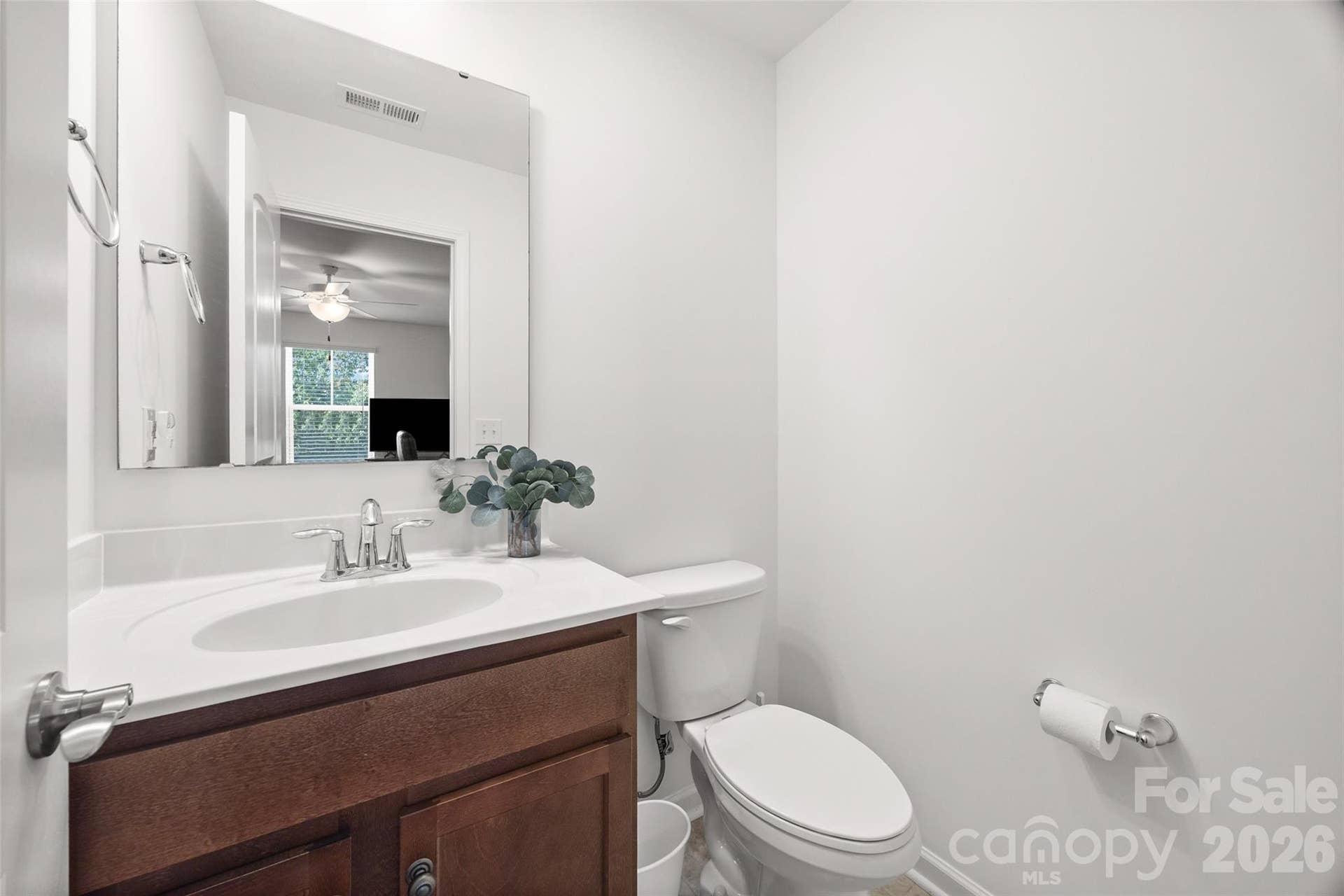 22444 Gateway Drive, Lancaster, SC 29720 Half bath off of Office/Flex space