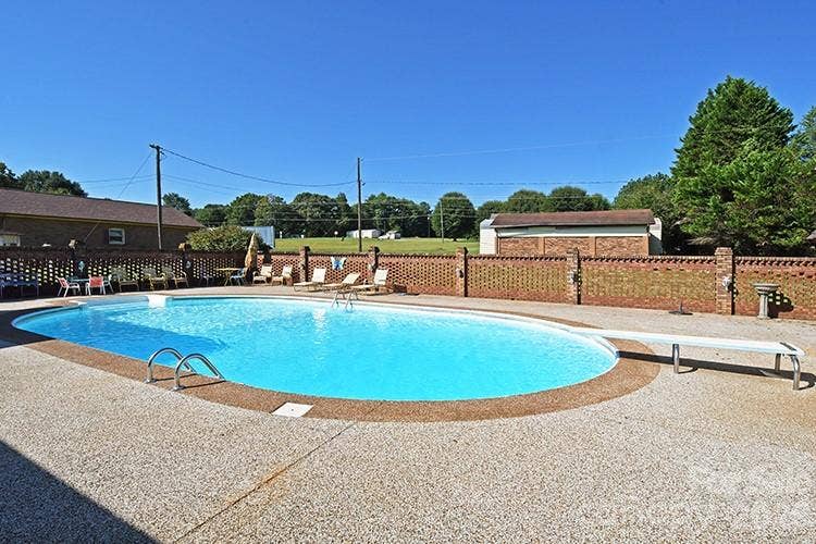 2525 Teague Street, Lincolnton, NC 28092 2525 Teague Street, Lincolnton, NC 28092