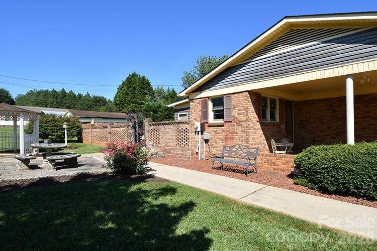 2525 Teague Street, Lincolnton, NC 28092 2525 Teague Street, Lincolnton, NC 28092