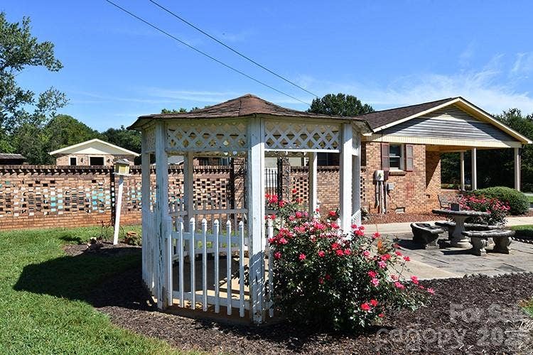 2525 Teague Street, Lincolnton, NC 28092 2525 Teague Street, Lincolnton, NC 28092