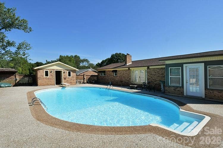 2525 Teague Street, Lincolnton, NC 28092 2525 Teague Street, Lincolnton, NC 28092