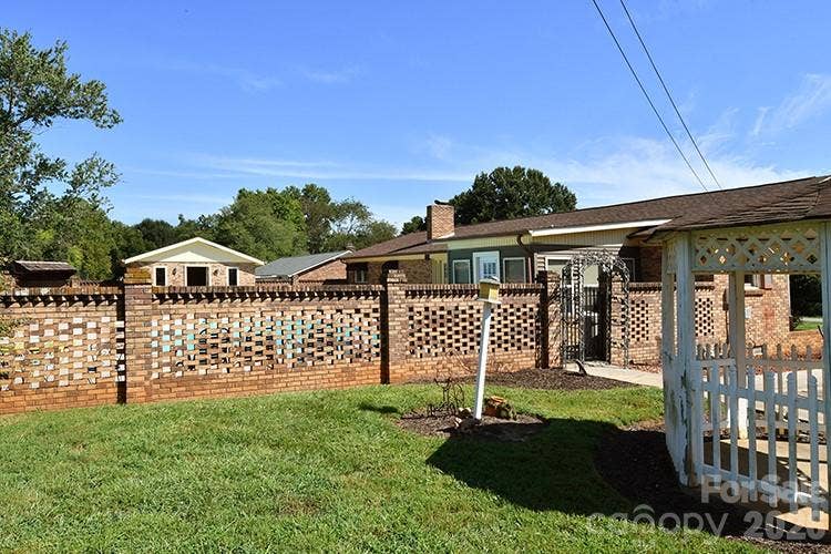 2525 Teague Street, Lincolnton, NC 28092 2525 Teague Street, Lincolnton, NC 28092