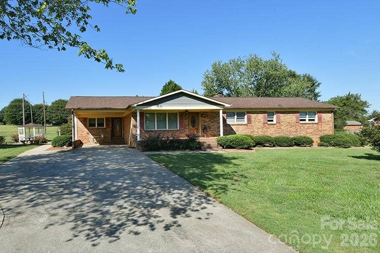 2525 Teague Street, Lincolnton, NC 28092 2525 Teague Street, Lincolnton, NC 28092