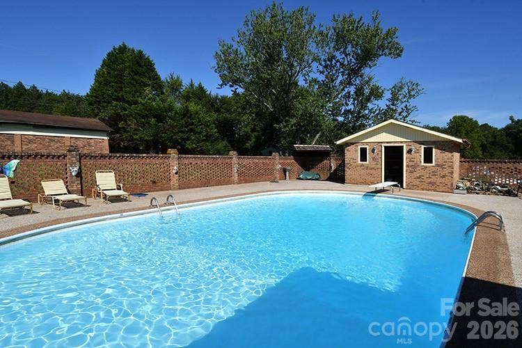 2525 Teague Street, Lincolnton, NC 28092 2525 Teague Street, Lincolnton, NC 28092