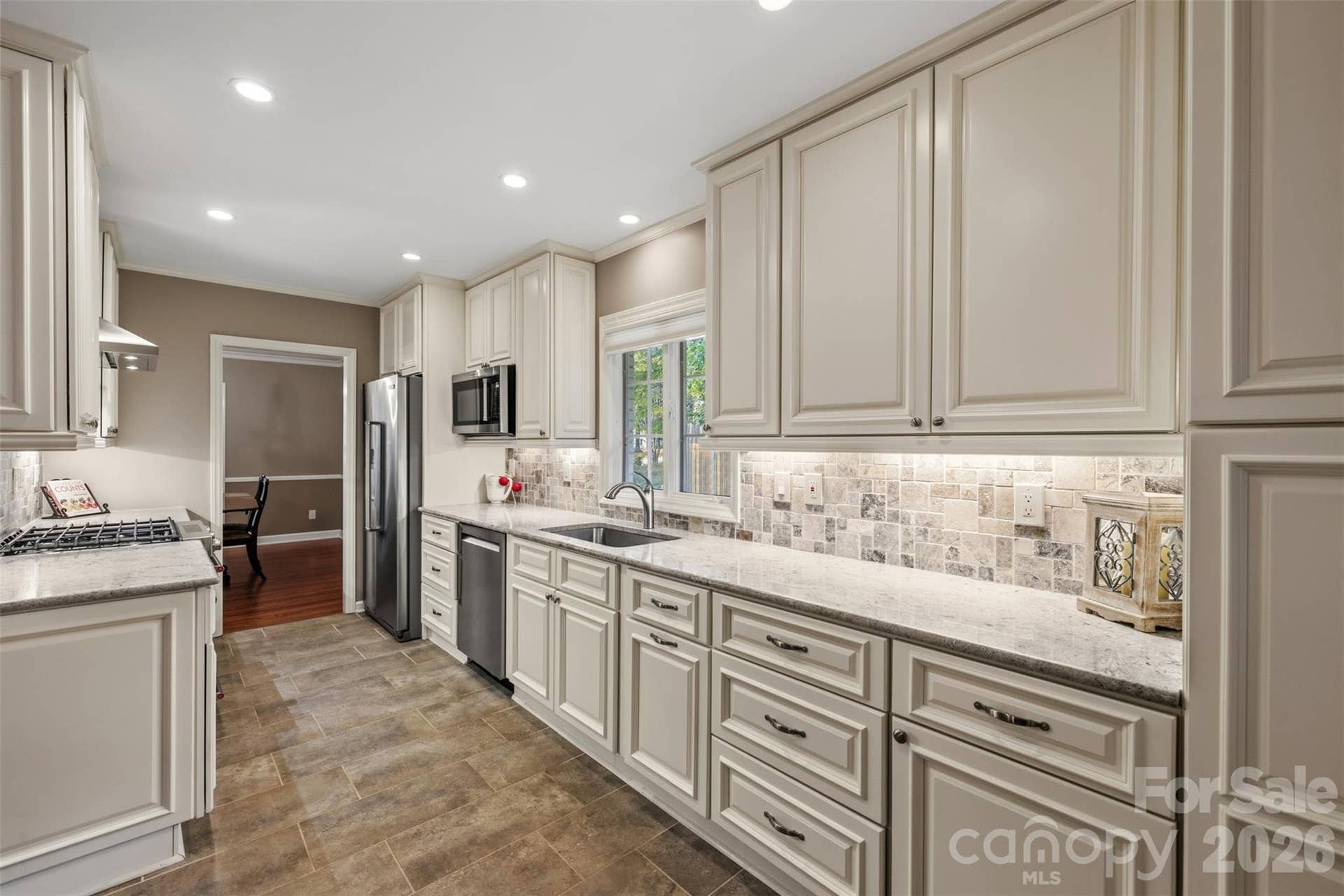 1009 Bearmore Drive, Charlotte, NC 28211