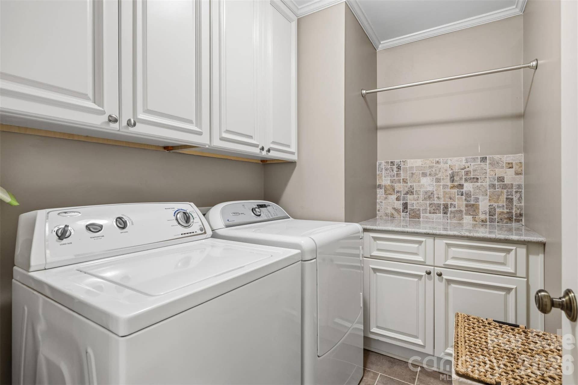 1009 Bearmore Drive, Charlotte, NC 28211