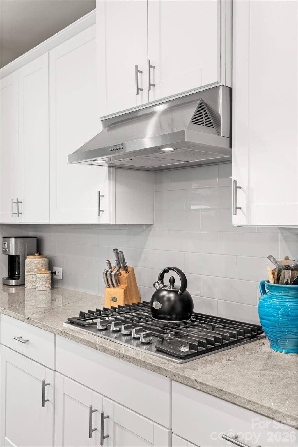 188 Ravensara Avenue, Fort Mill, SC 29715 Gas top stove