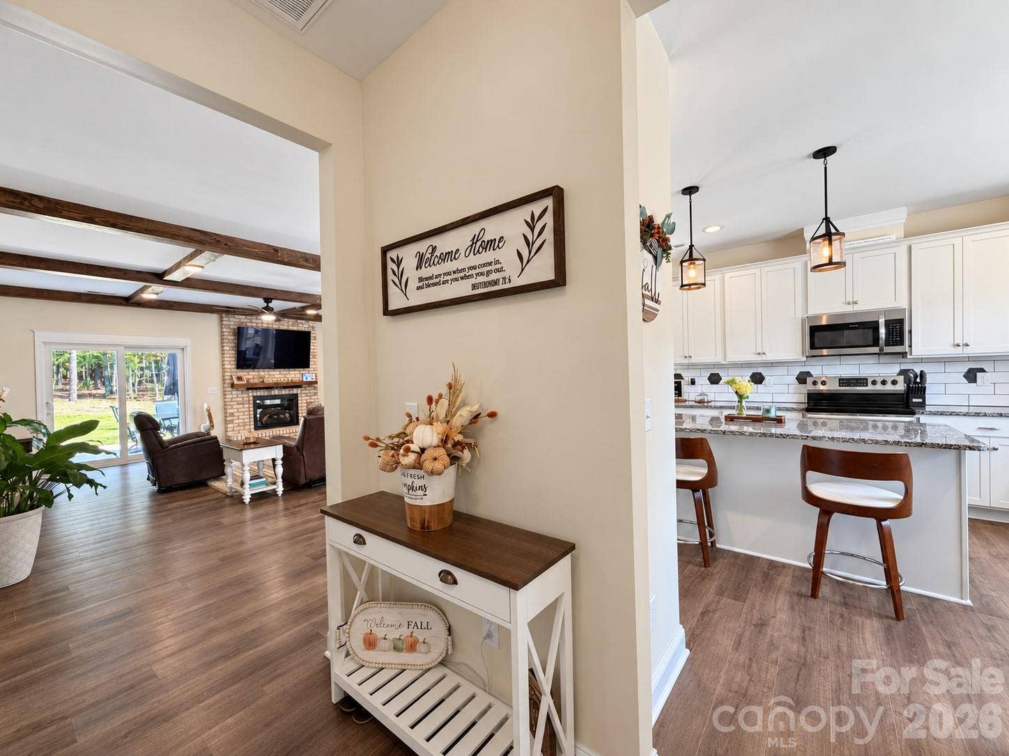 9201 Providence Road S, Waxhaw, NC 28173 Vinyl Plank flooring through main living area