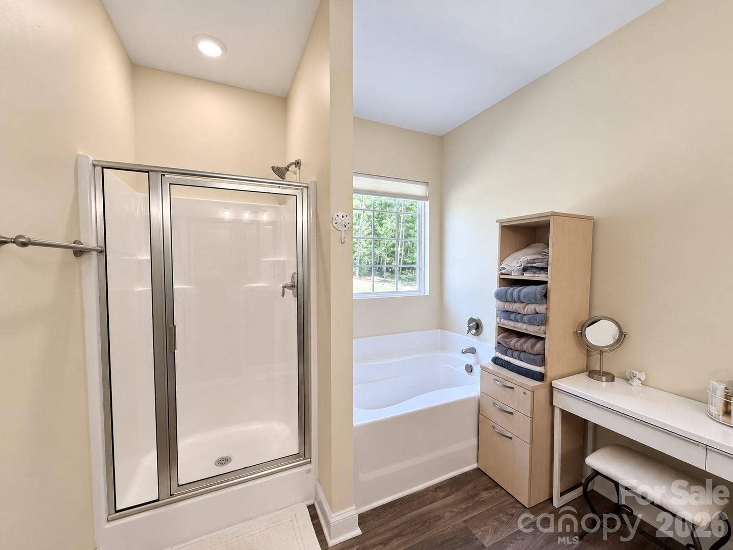 9201 Providence Road S, Waxhaw, NC 28173 Walk in shower and garden tub