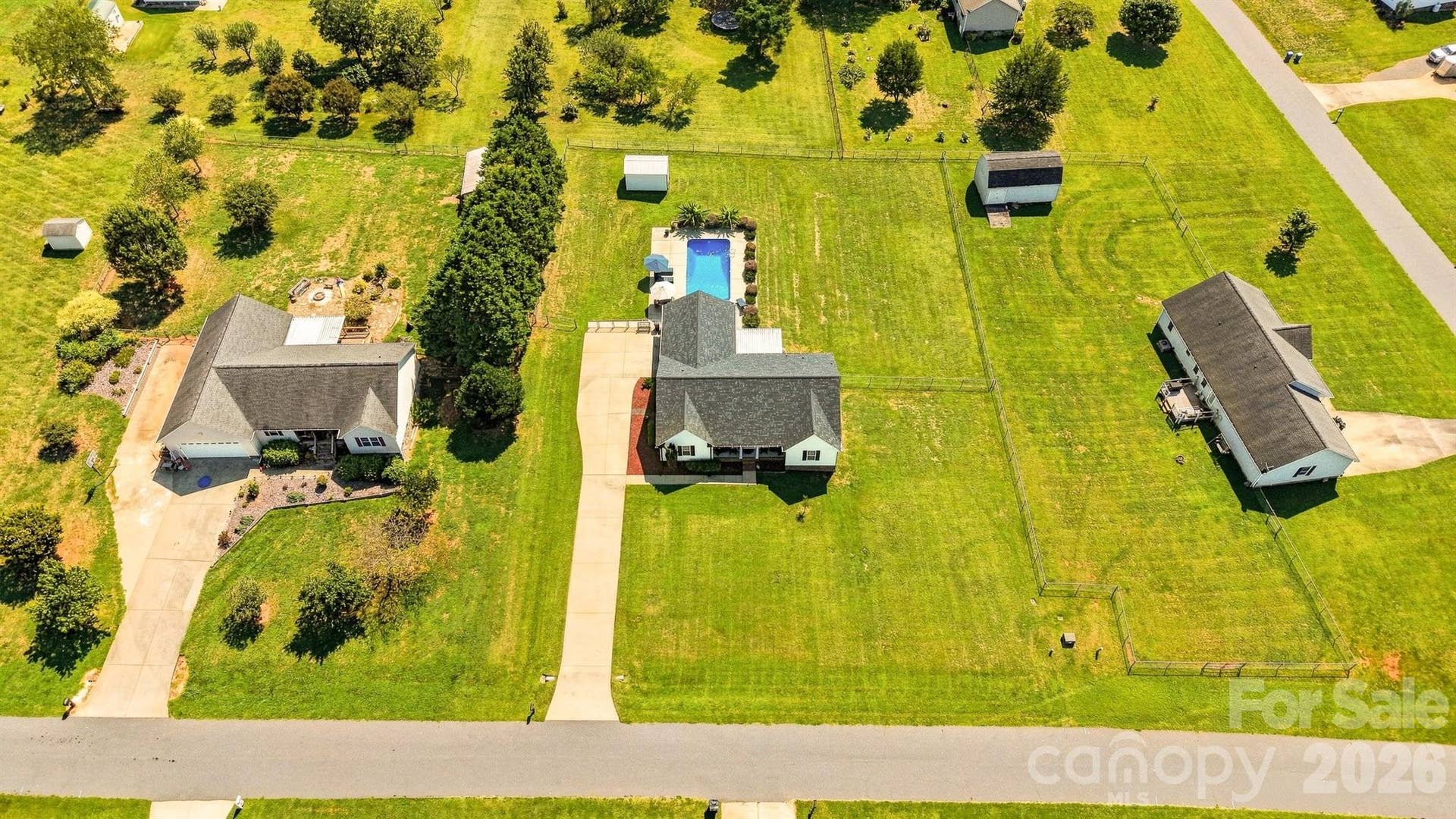 3294 Cascade Trail, Lincolnton, NC 28092