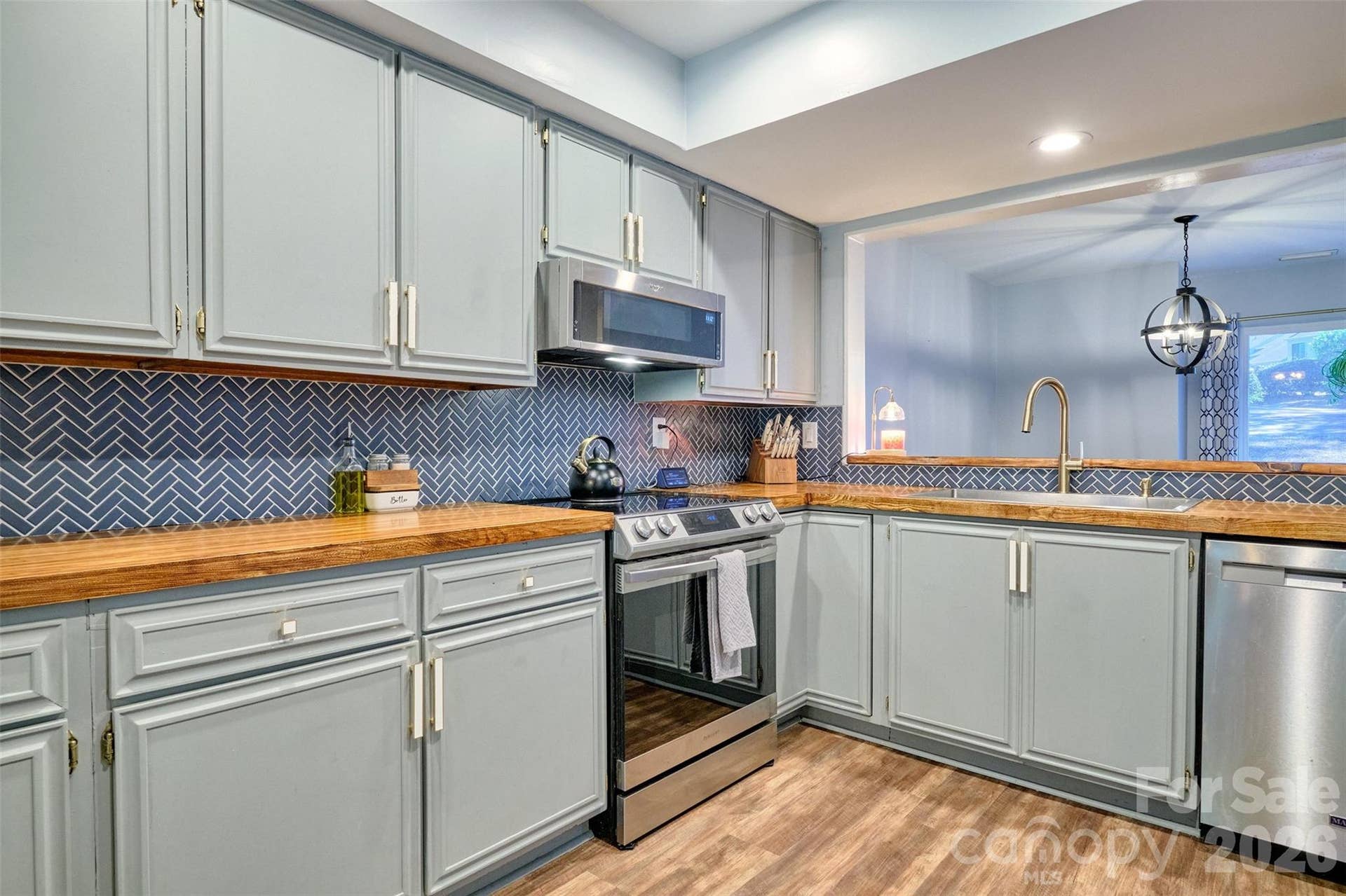 34 Old Post Road, Lake Wylie, SC 29710 34 Old Post Road, Lake Wylie, SC 29710