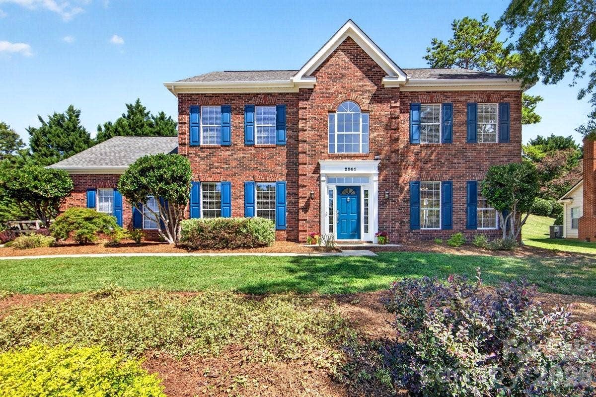 2901 Firewood Drive, Matthews, NC 28105 Welcome Home!