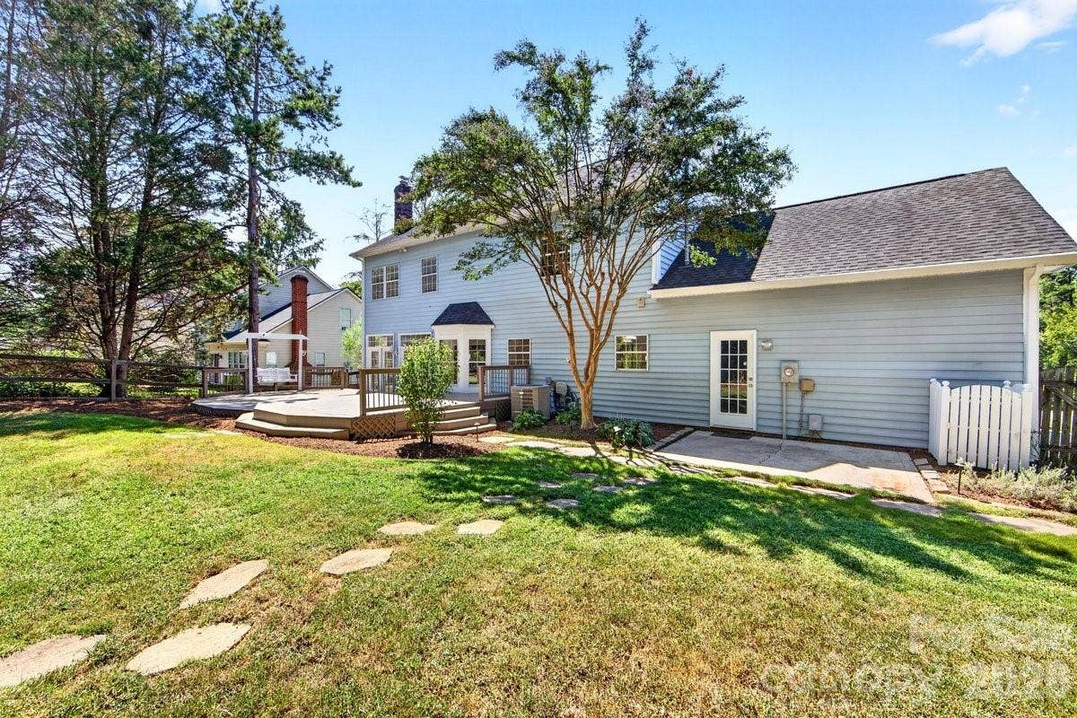 2901 Firewood Drive, Matthews, NC 28105 2901 Firewood Drive, Matthews, NC 28105