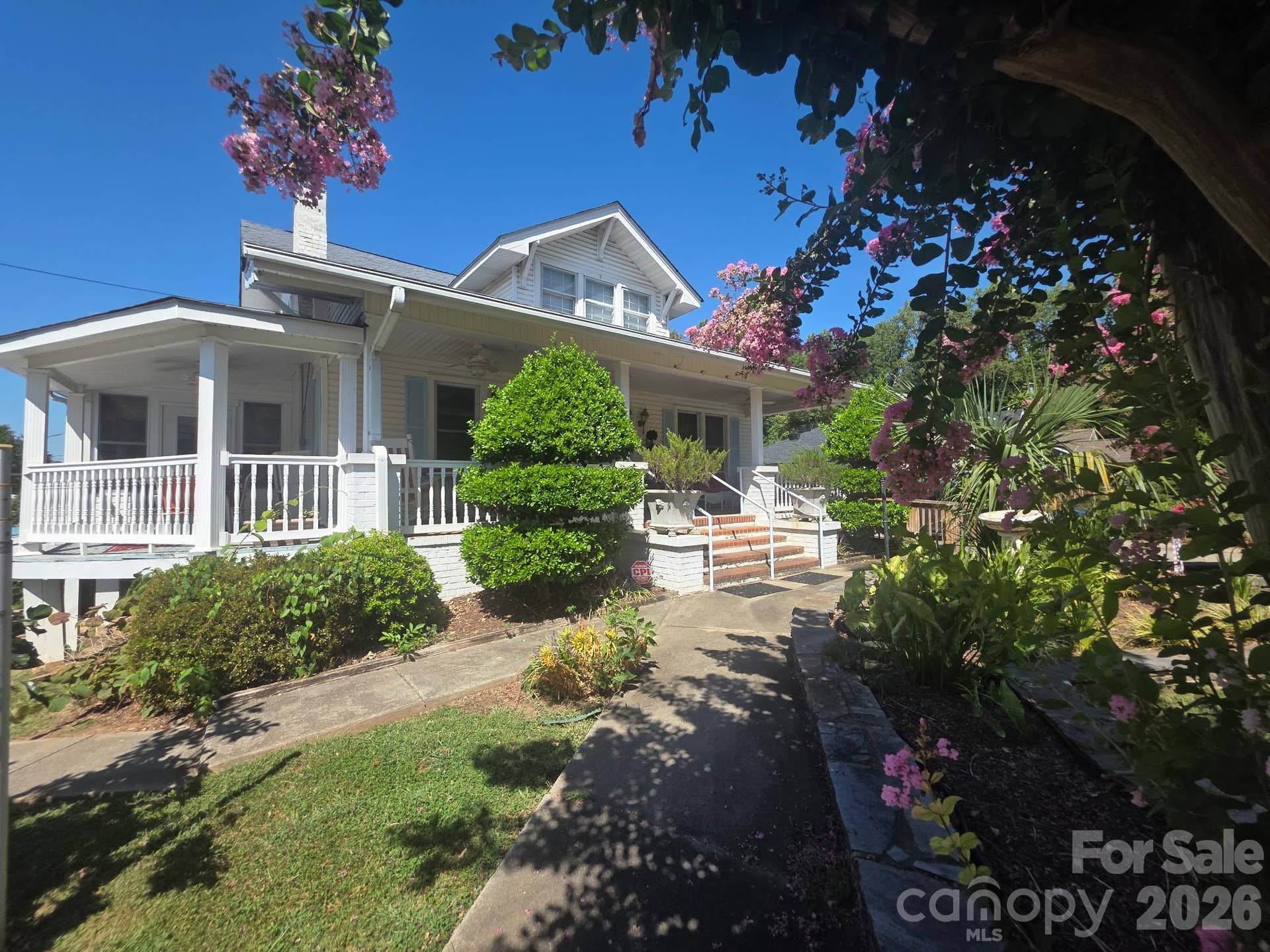 113 N Central Avenue, Belmont, NC 28012 113 N Central Avenue, Belmont, NC 28012