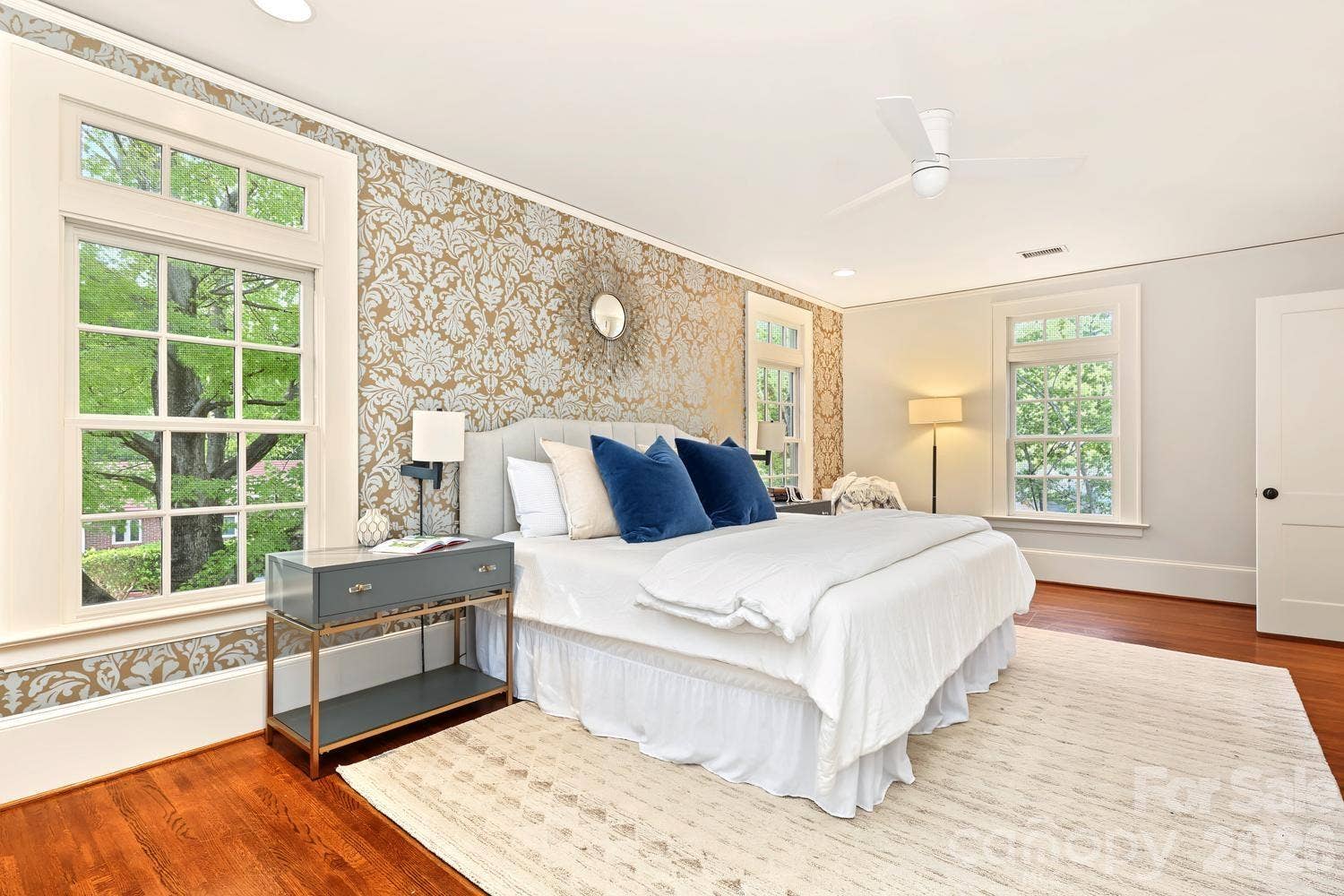 Expansive primary suite