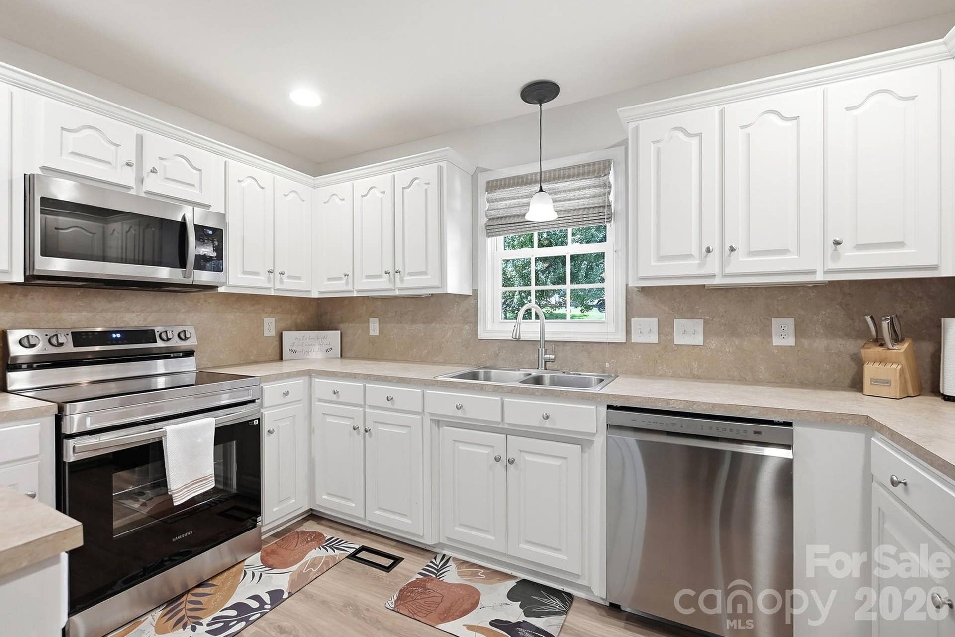 6530 Fly A Way Drive, Denver, NC 28037