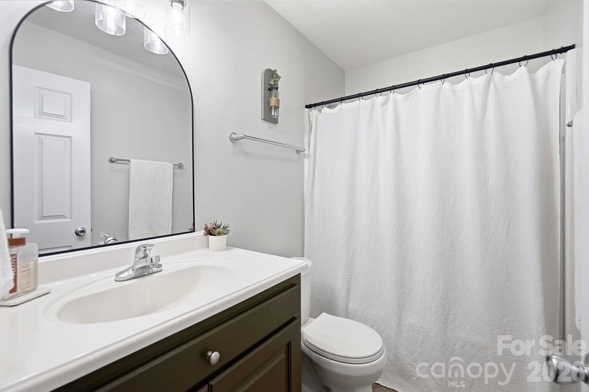 6530 Fly A Way Drive, Denver, NC 28037