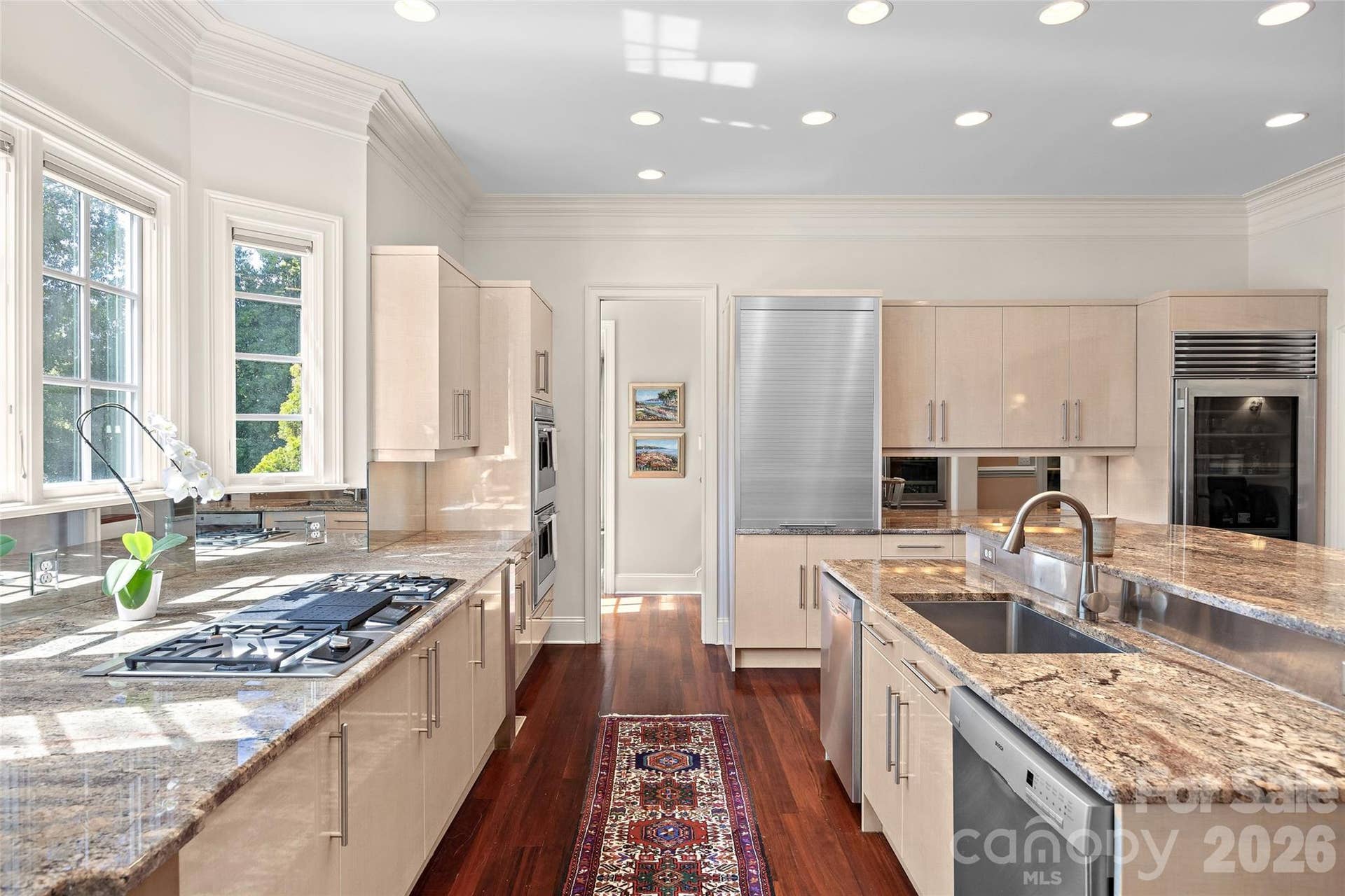 925 Harvard Place, Charlotte, NC 28207 925 Harvard Place, Charlotte, NC 28207