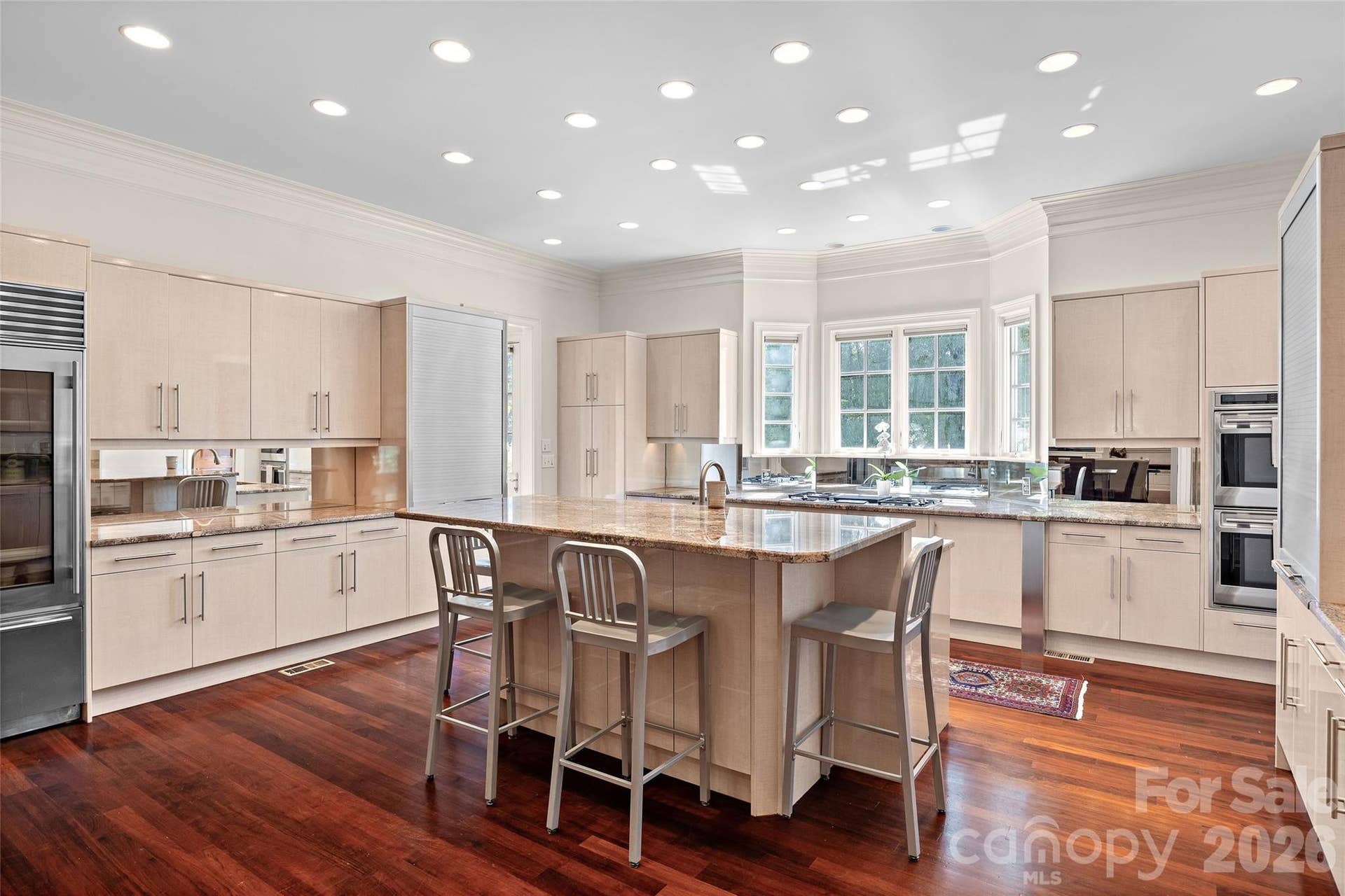 925 Harvard Place, Charlotte, NC 28207 925 Harvard Place, Charlotte, NC 28207