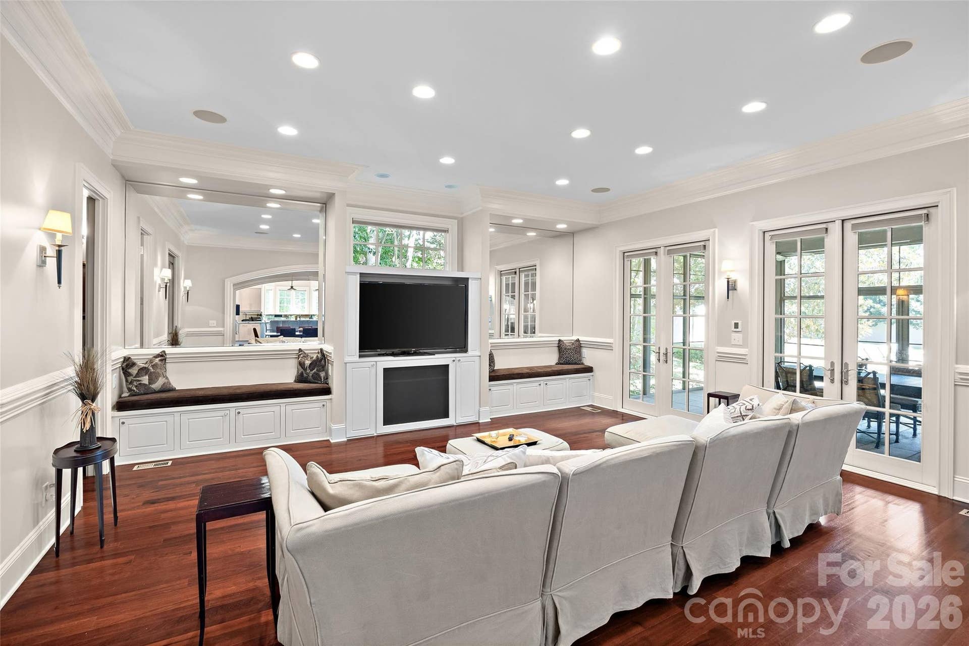 925 Harvard Place, Charlotte, NC 28207 925 Harvard Place, Charlotte, NC 28207