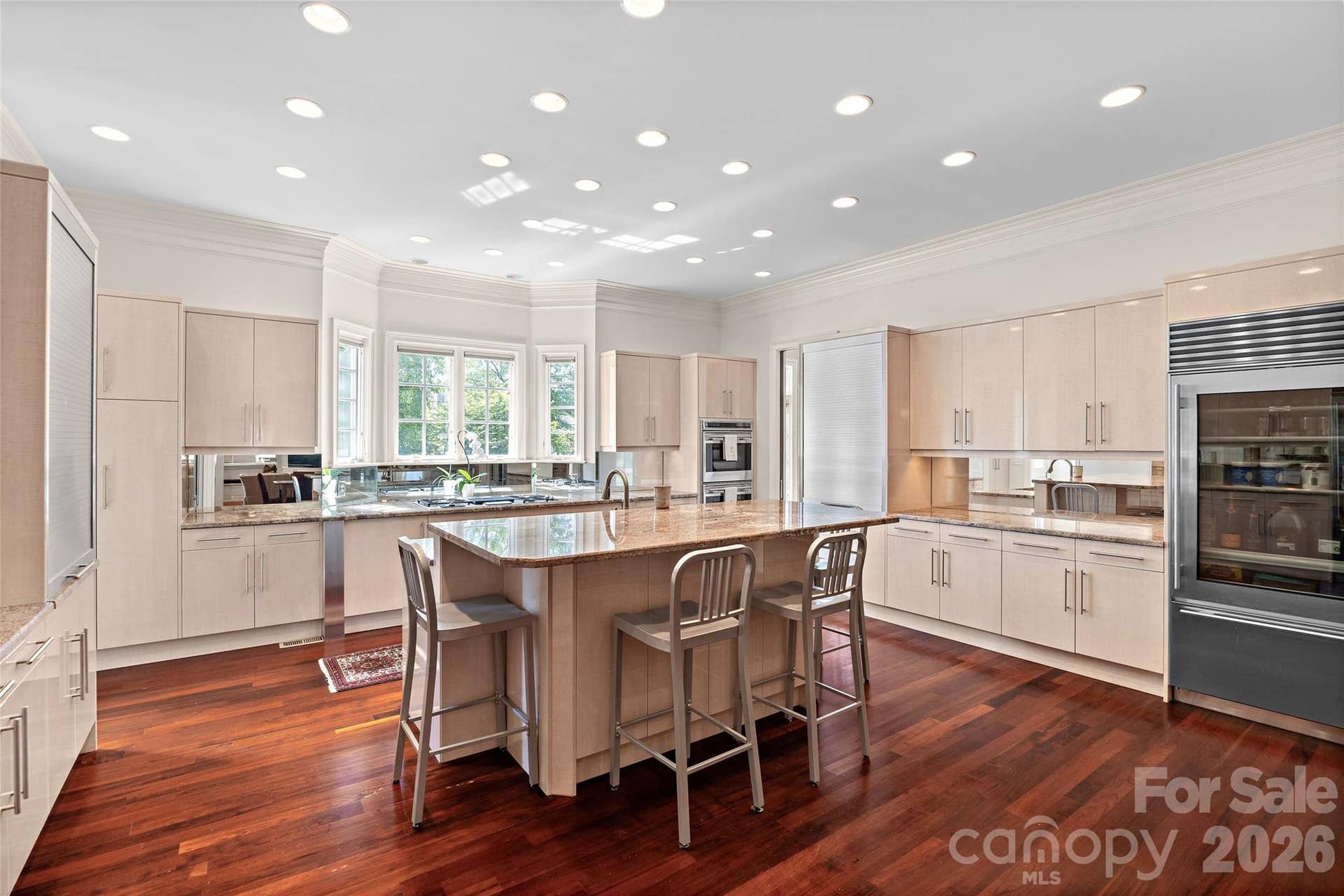 925 Harvard Place, Charlotte, NC 28207 925 Harvard Place, Charlotte, NC 28207