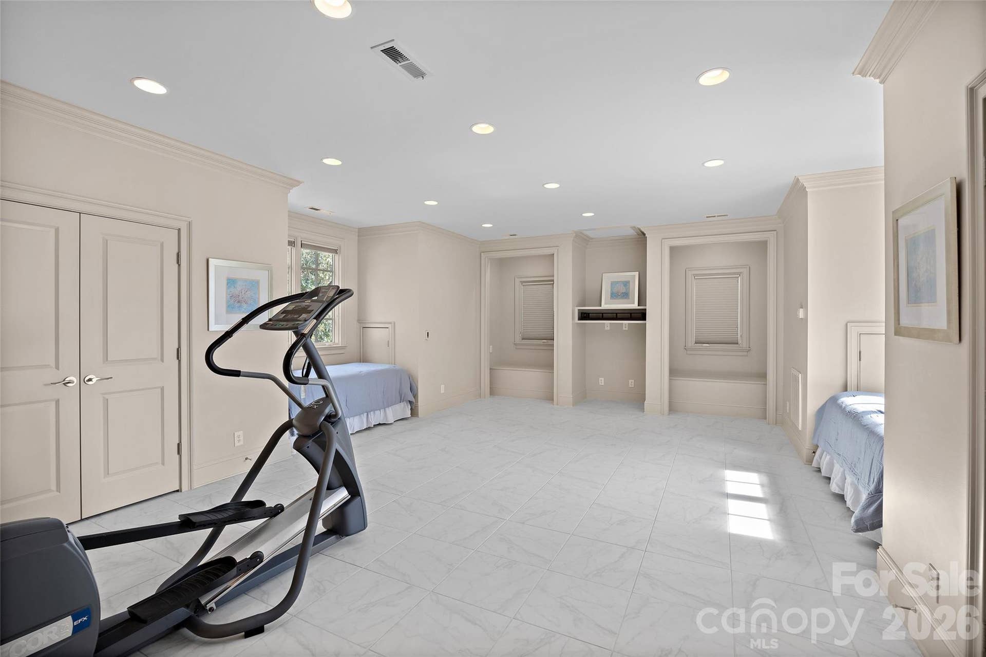 925 Harvard Place, Charlotte, NC 28207 925 Harvard Place, Charlotte, NC 28207
