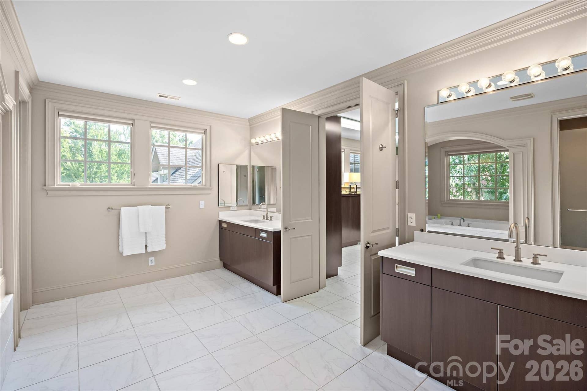 925 Harvard Place, Charlotte, NC 28207 925 Harvard Place, Charlotte, NC 28207