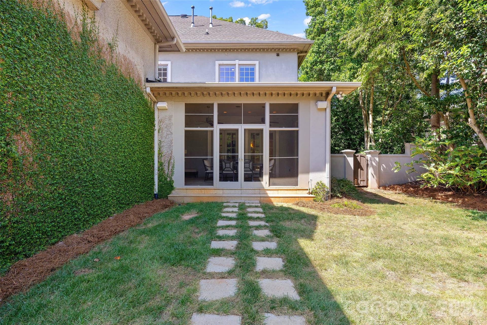 925 Harvard Place, Charlotte, NC 28207 925 Harvard Place, Charlotte, NC 28207