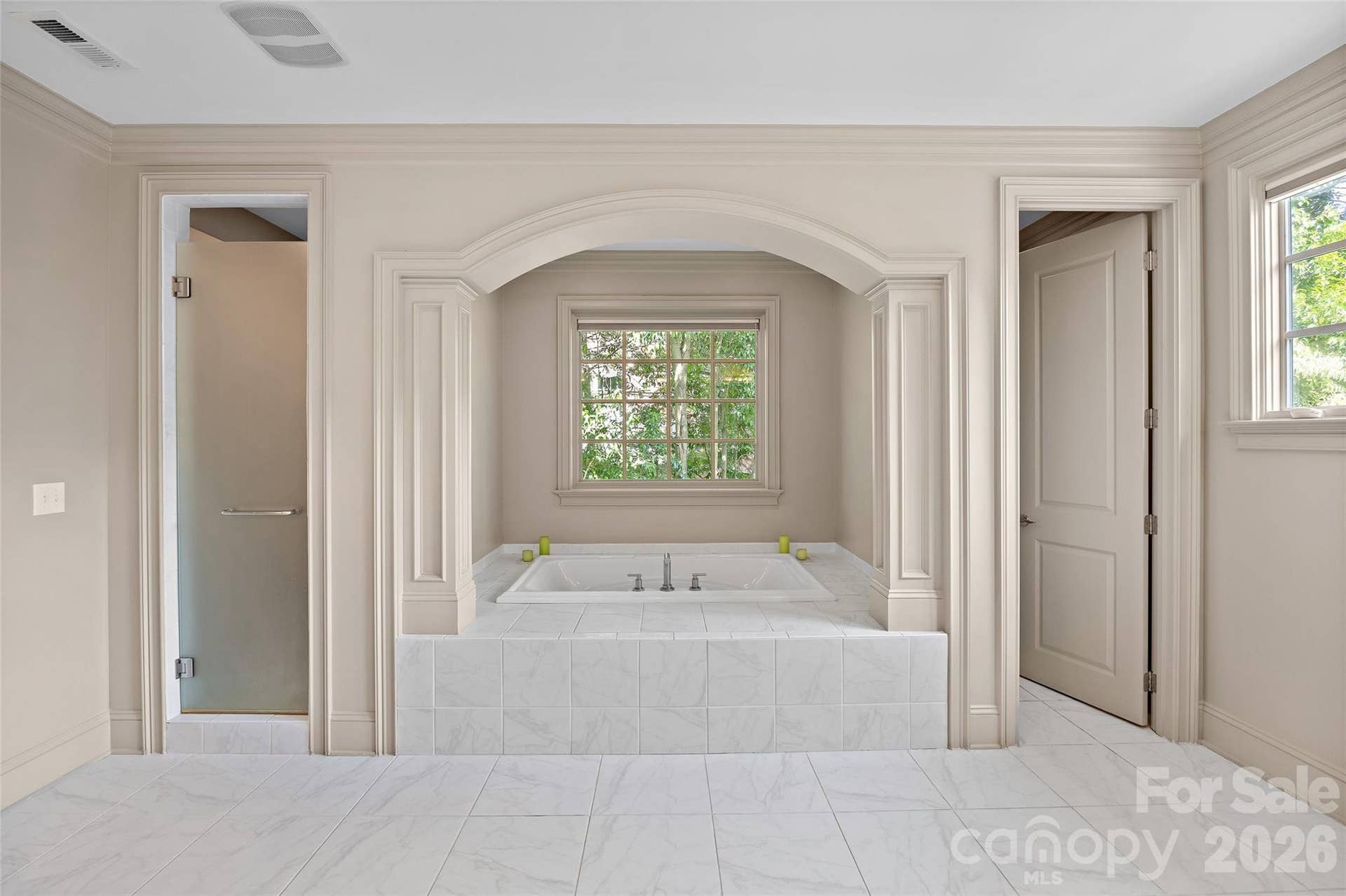 925 Harvard Place, Charlotte, NC 28207 925 Harvard Place, Charlotte, NC 28207
