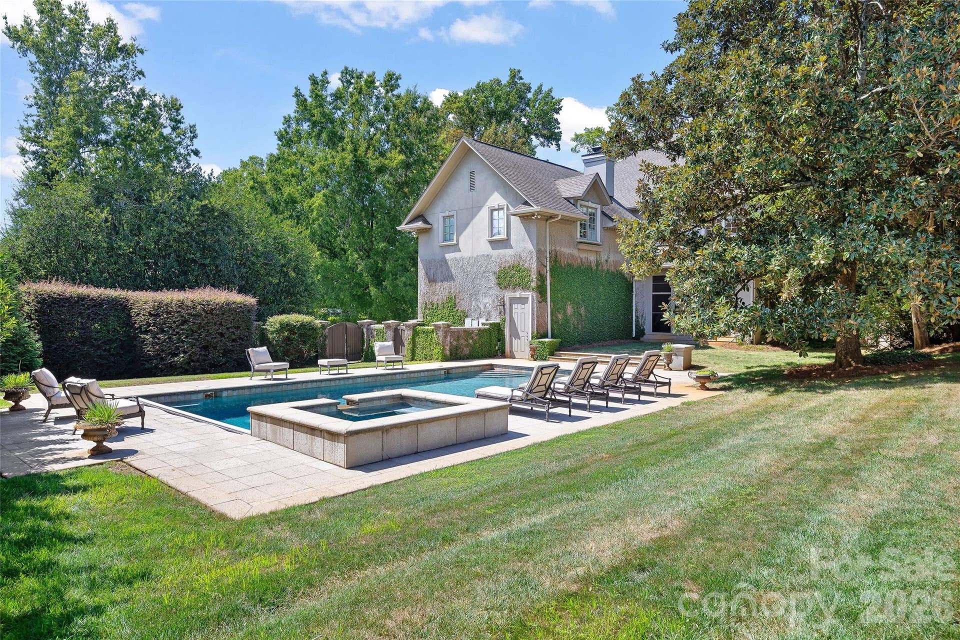 925 Harvard Place, Charlotte, NC 28207 925 Harvard Place, Charlotte, NC 28207