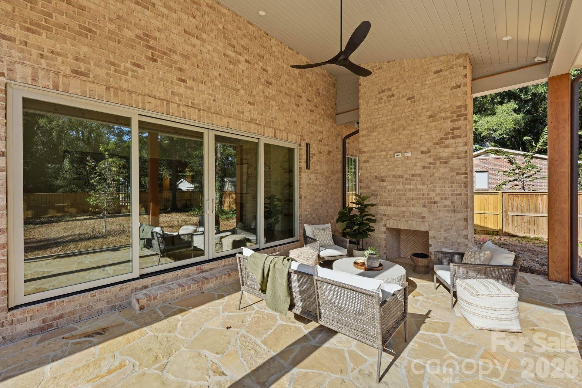 Covered Lanai - Wood Burning Firepalce - Stone Floor - Ceiling Fan