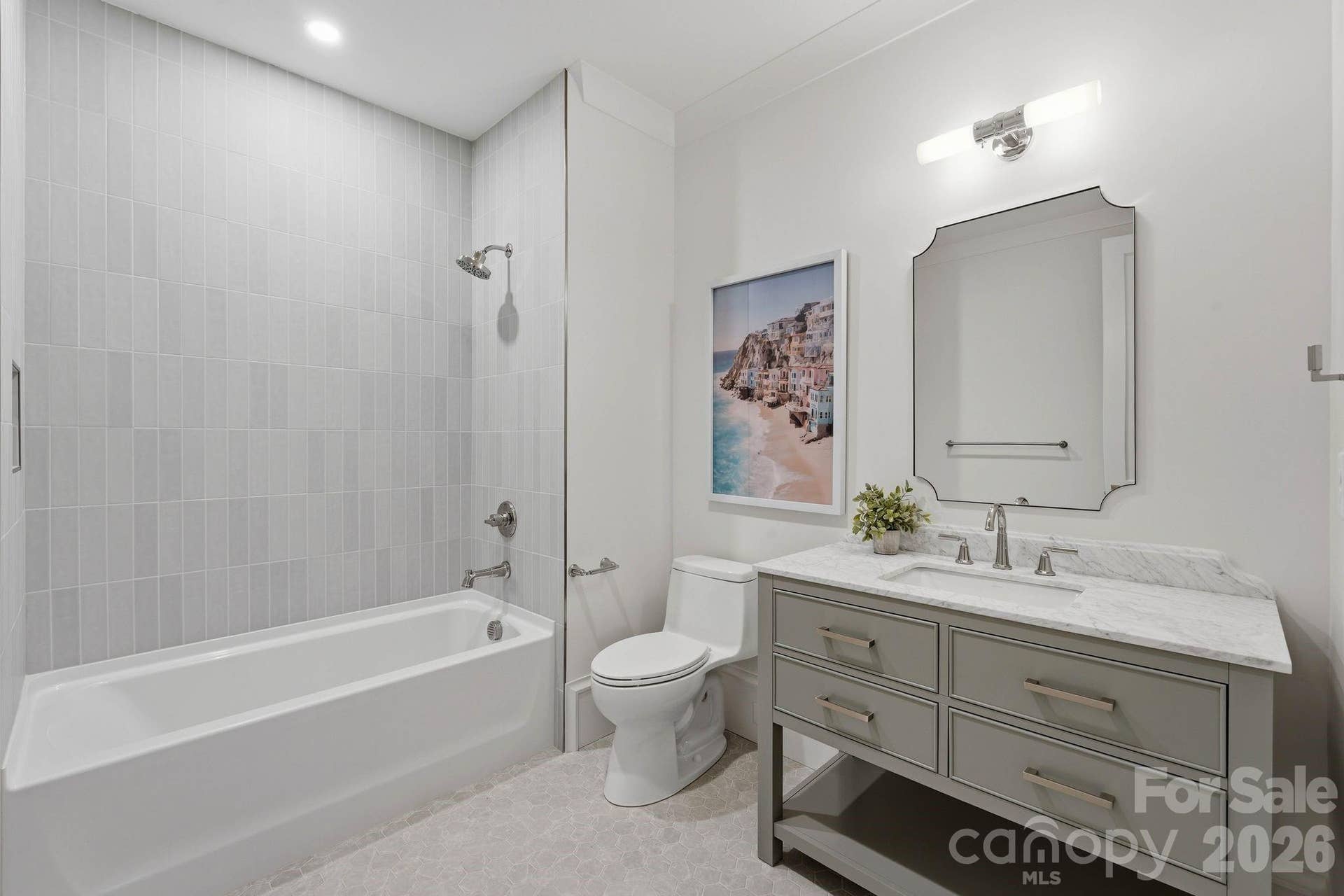 Upper Full Bath