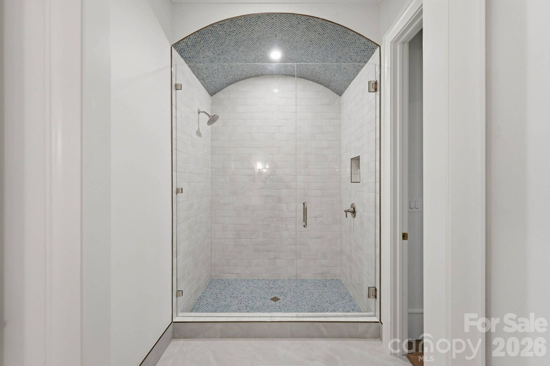 1st Floor Walk-in-Shower