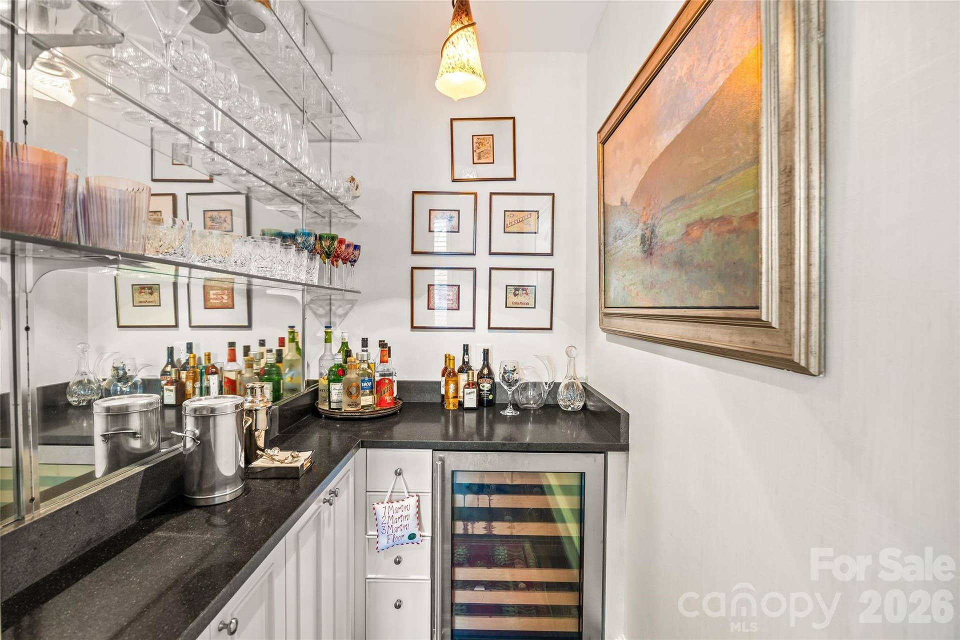 122 Cottage Place, Charlotte, NC 28207 Bar