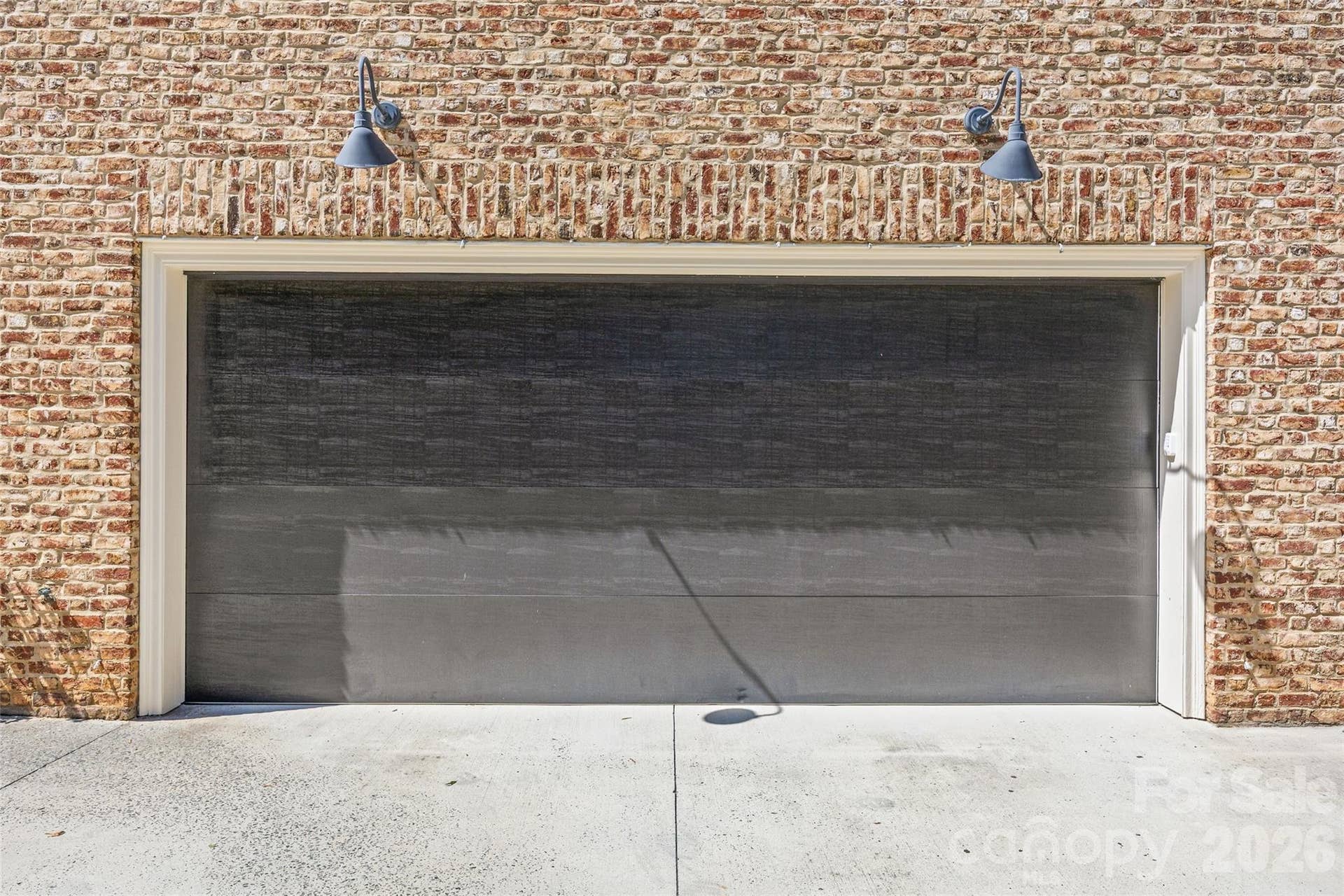 122 Cottage Place, Charlotte, NC 28207 Garage