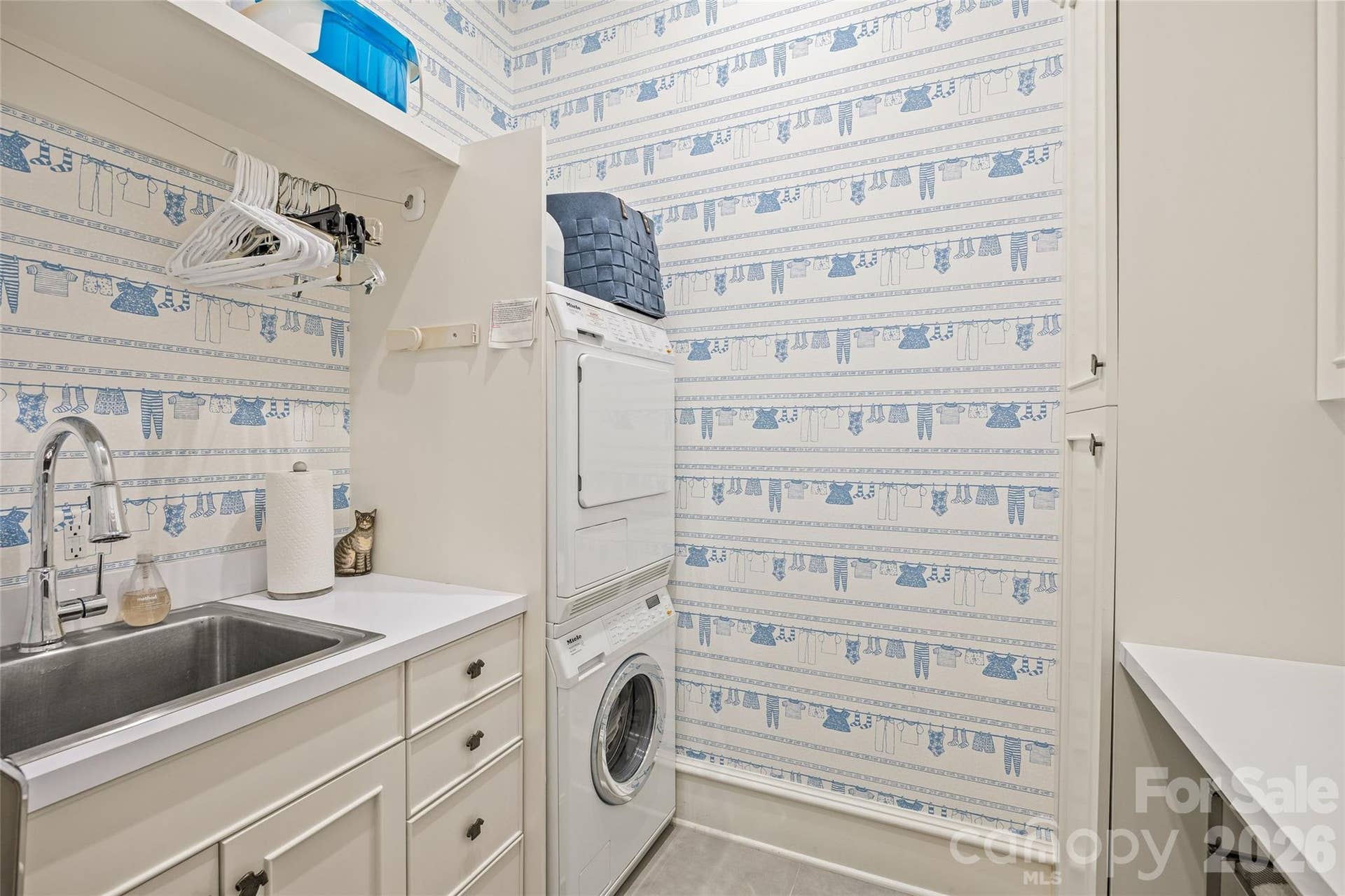 122 Cottage Place, Charlotte, NC 28207 Laundry Room