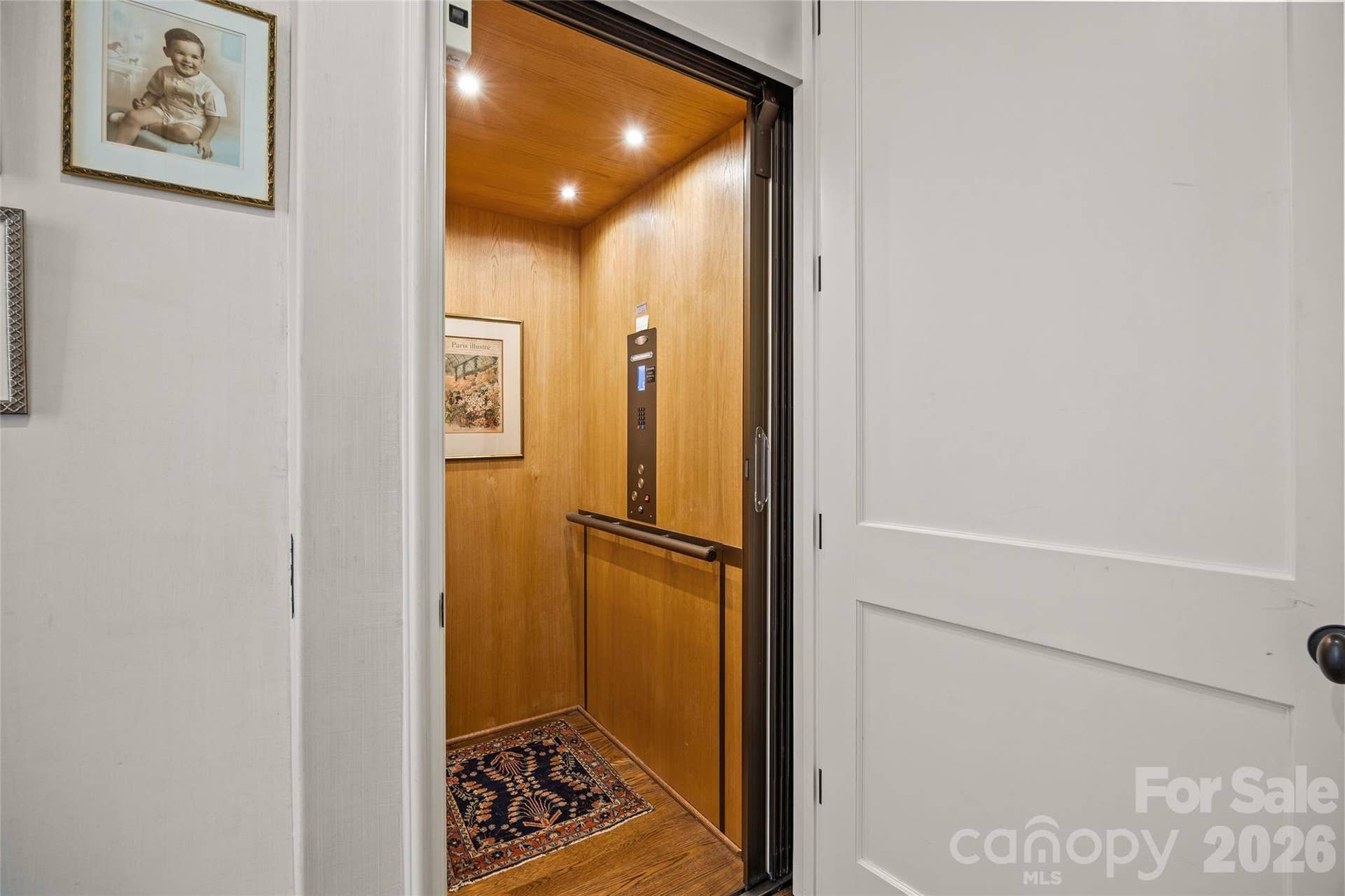122 Cottage Place, Charlotte, NC 28207 Elevator
