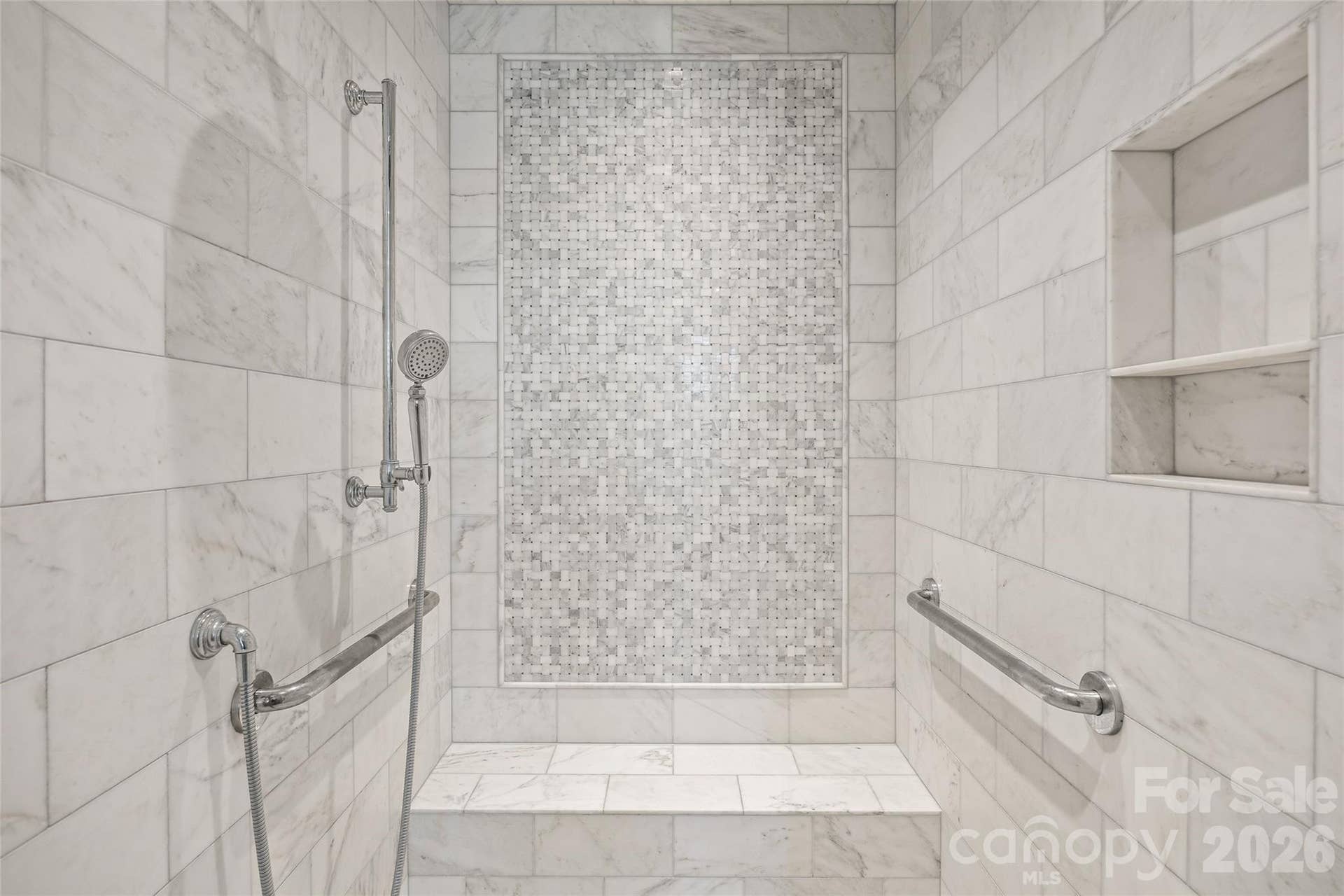 122 Cottage Place, Charlotte, NC 28207 Primary Bath