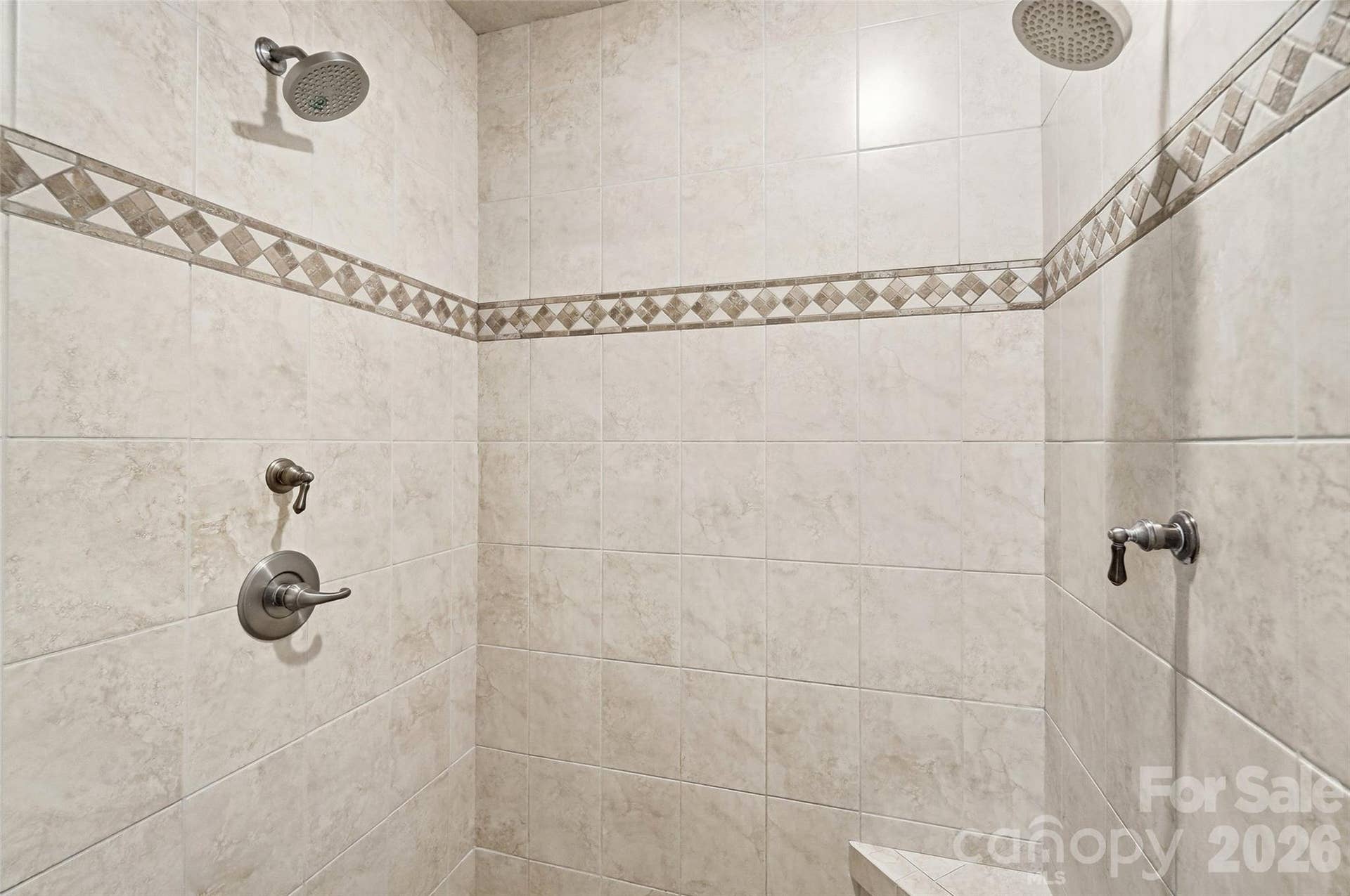 7425 Seton House Lane, Charlotte, NC 28277 Primary shower