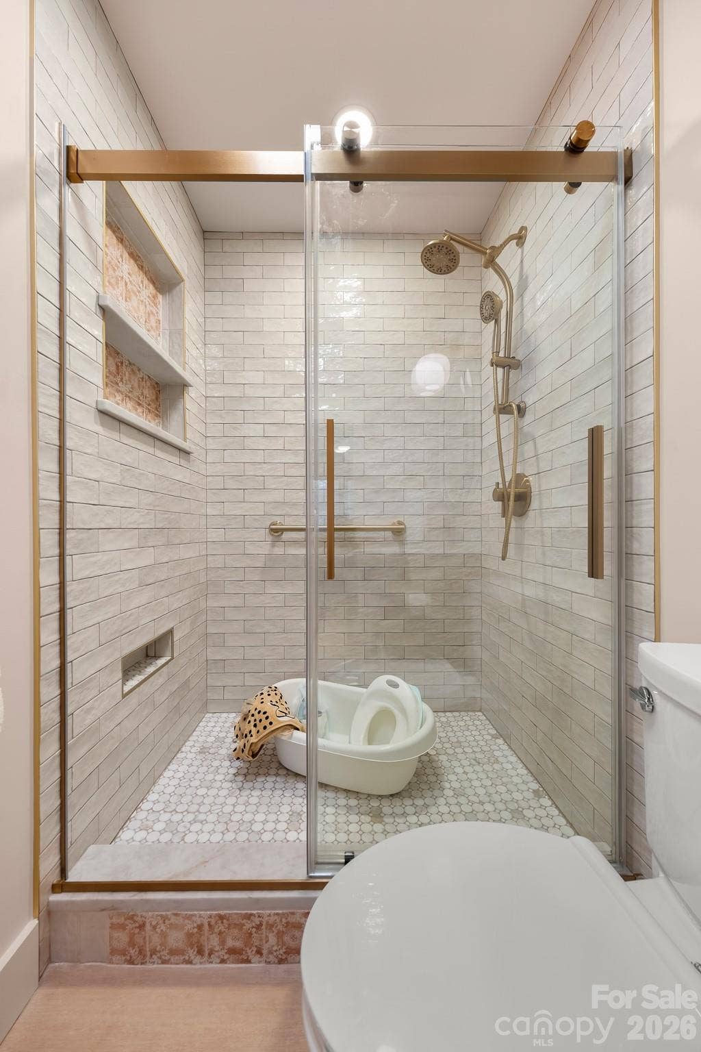 8711 Ellis Road, Waxhaw, NC 28173 HALL BATH