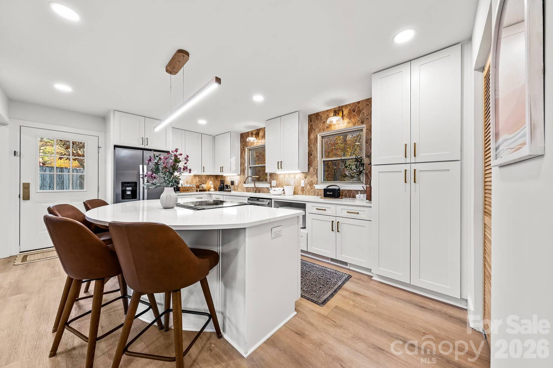 8711 Ellis Road, Waxhaw, NC 28173 KITCHEN ISLAND