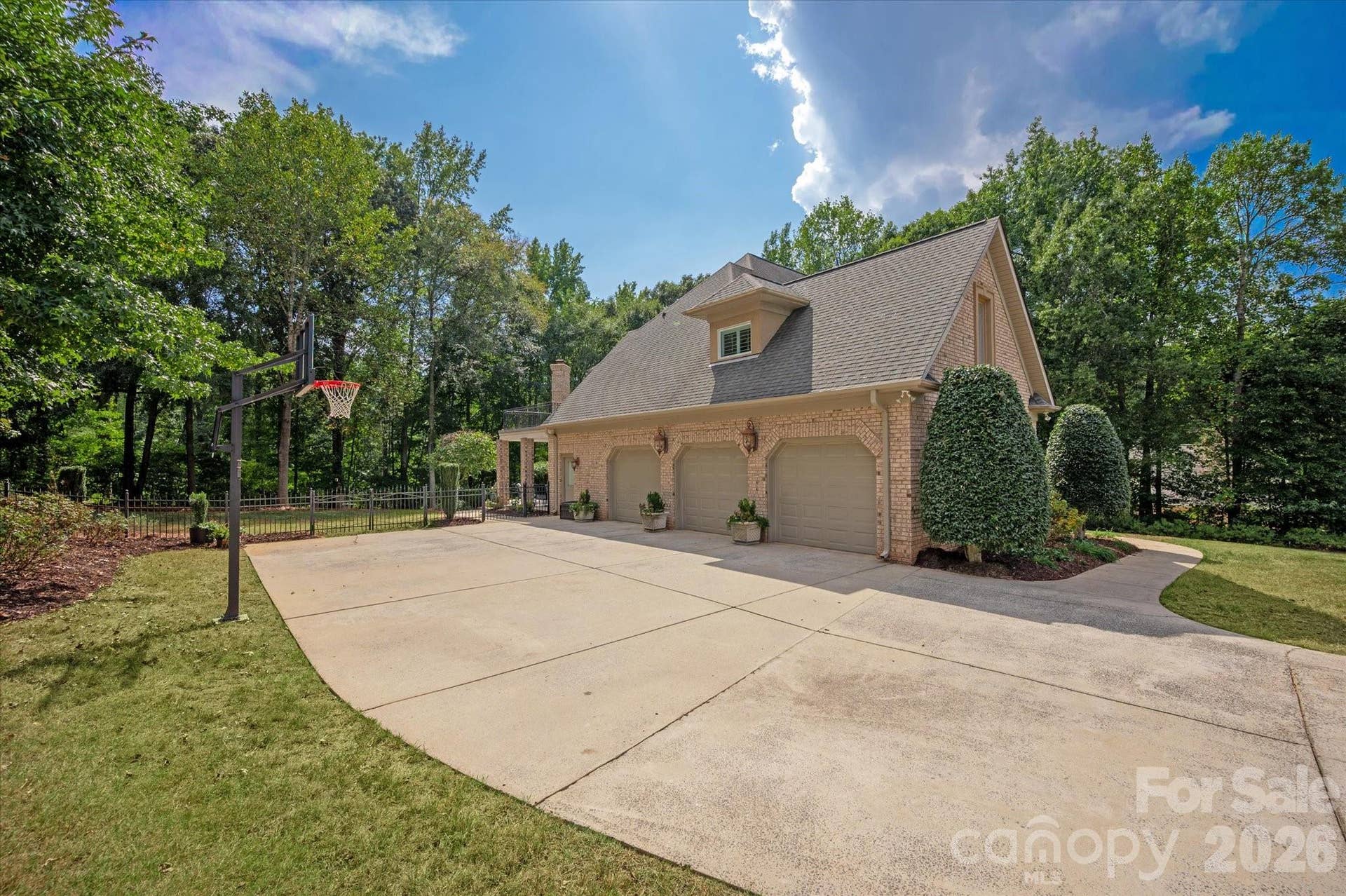 1005 Firethorne Club Drive, Marvin, NC 28173 3 car garage