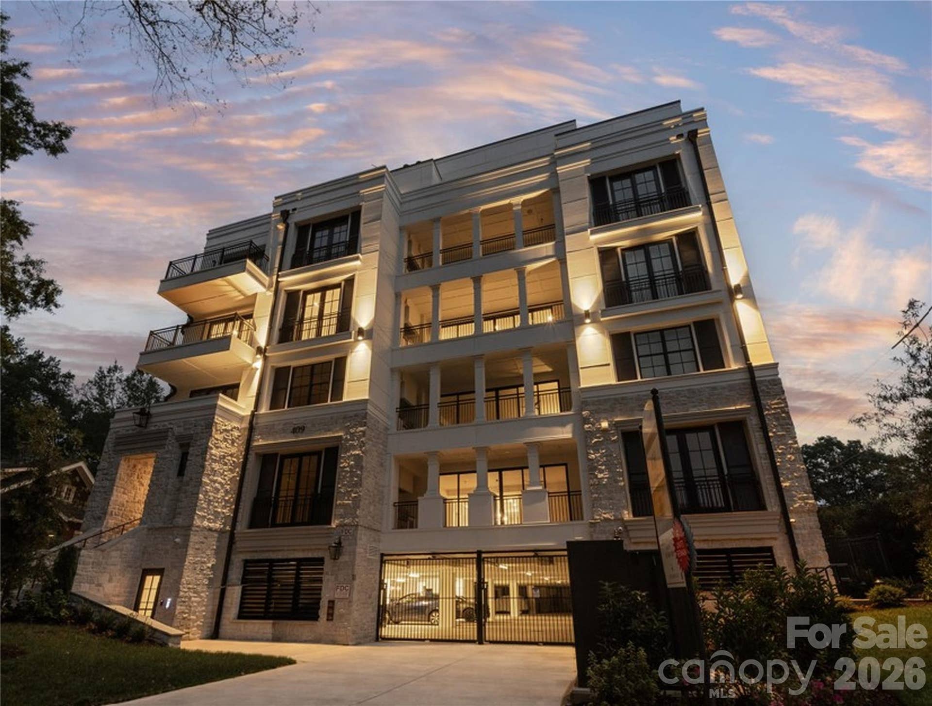 409 Queens Road, #503, Charlotte, NC 28207 Four09 Queens is a striking residence that brings a refined architectural presence and boutique luxury living to one of Myers Parks most desirable locations.