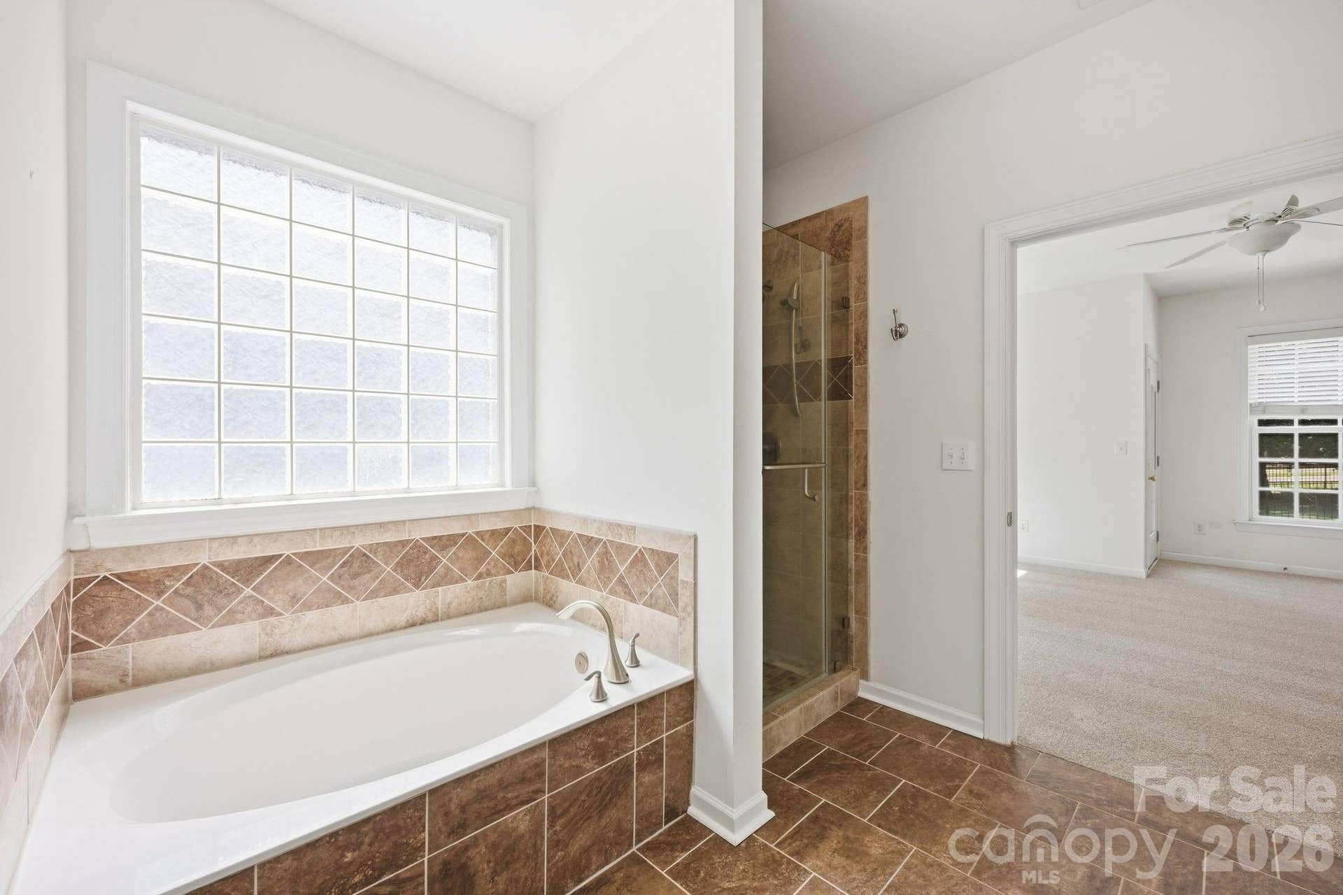 4353 Pine Harbor Drive, Denver, NC 28037 Primary Bathroom