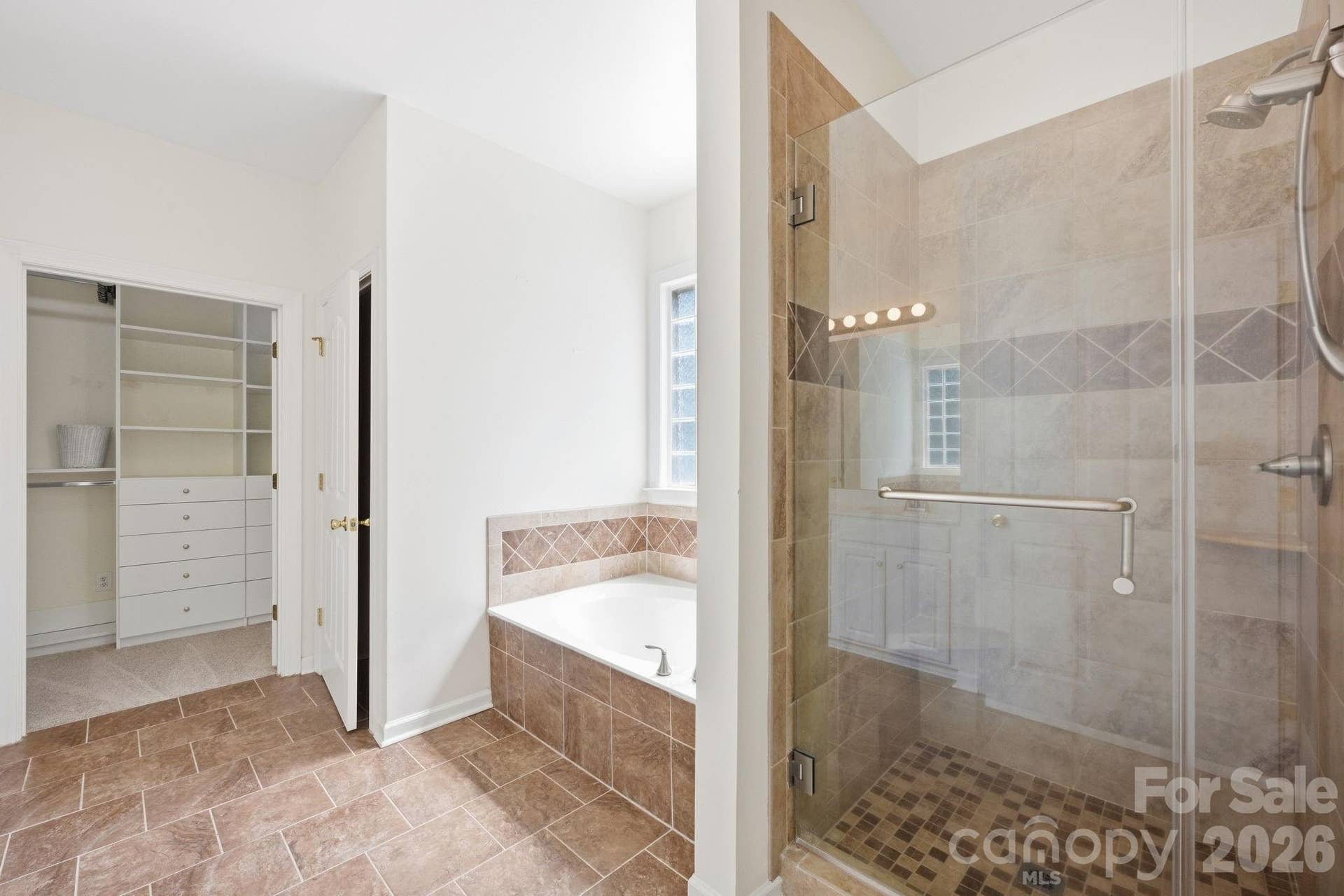 4353 Pine Harbor Drive, Denver, NC 28037 Primary Bathroom