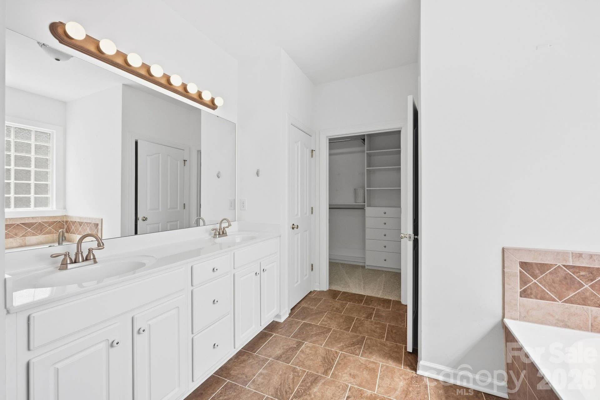 4353 Pine Harbor Drive, Denver, NC 28037 Primary Bathroom