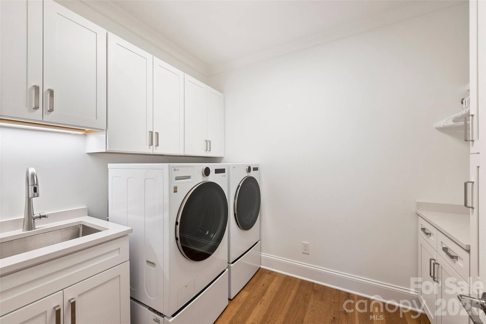 313 Audrey Place, Charlotte, NC 28226 313 Audrey Place, Charlotte, NC 28226